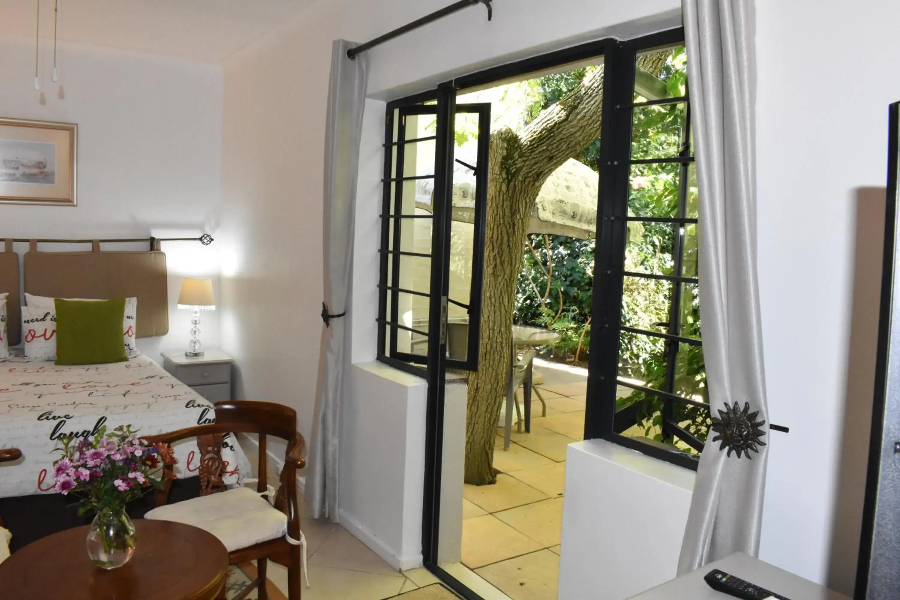 Garden view in Paradiso Guesthouse & Self-catering Cottage Garden view in Paradiso Guesthouse & Self-catering Cottage