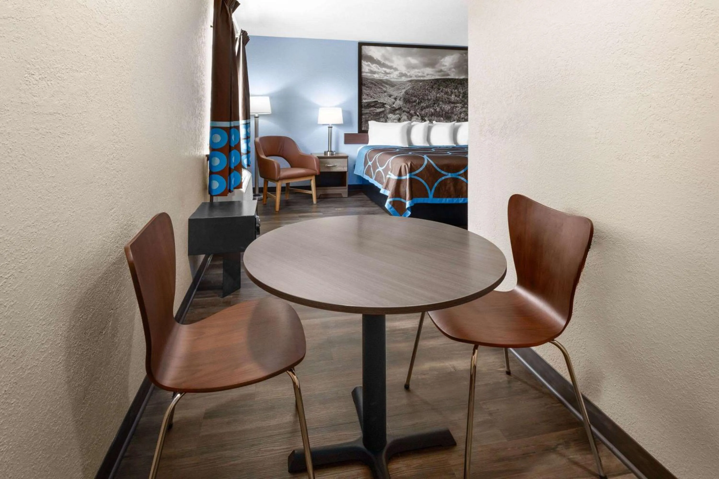 Photo of the whole room in Super 8 by Wyndham Fairmont