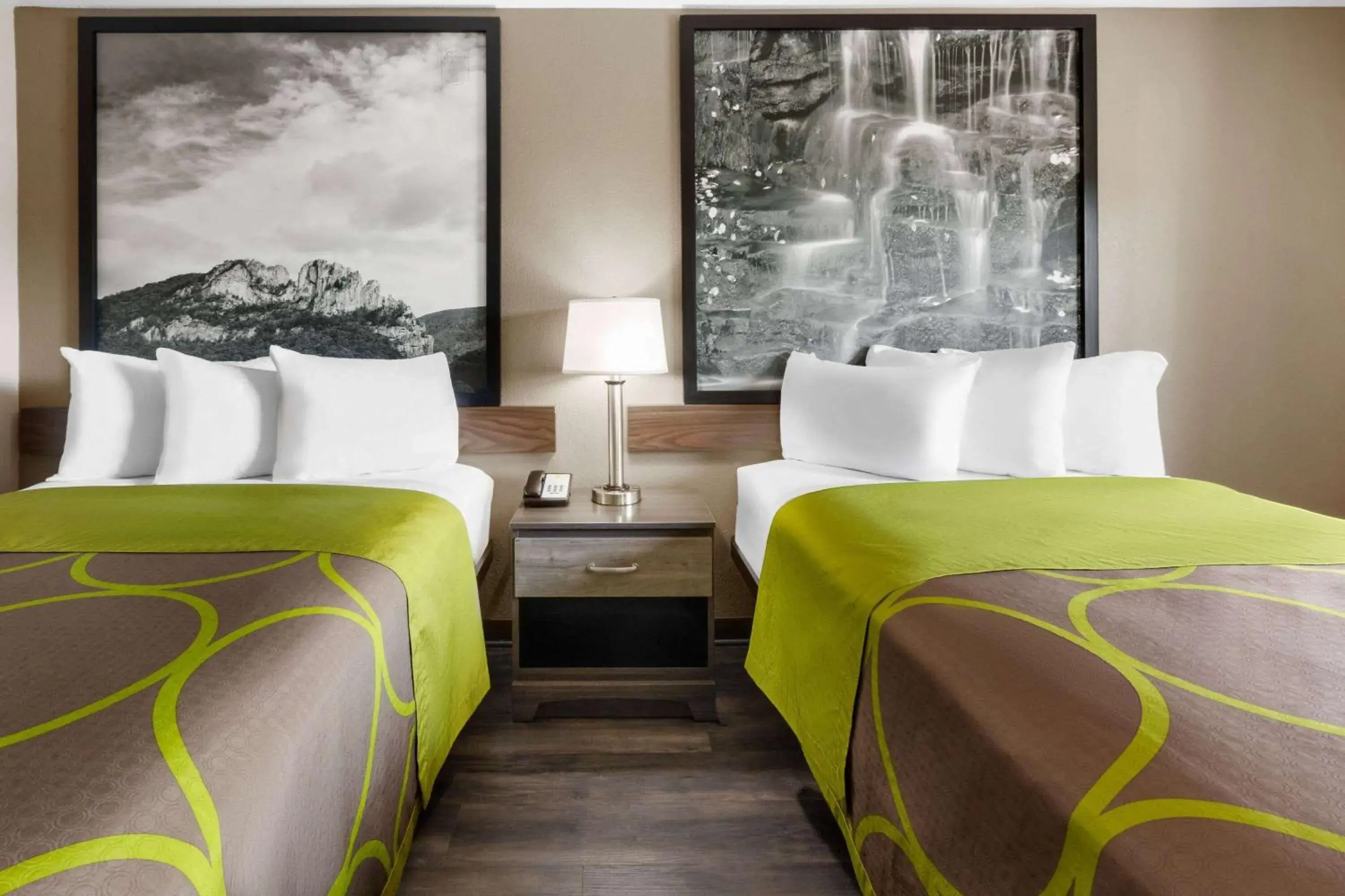 Photo of the whole room, Bed in Super 8 by Wyndham Fairmont Photo of the whole room, Bed in Super 8 by Wyndham Fairmont