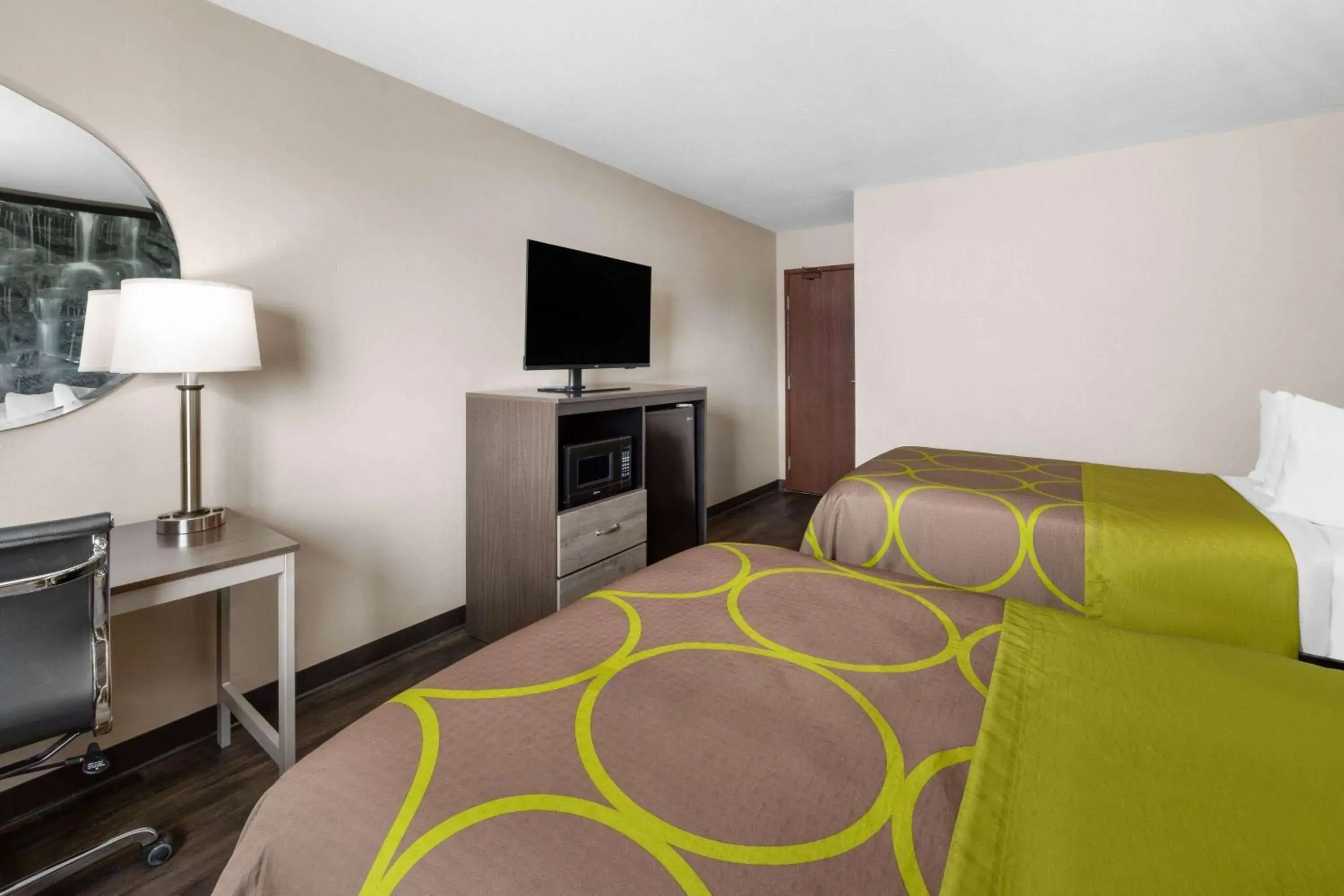 Photo of the whole room, Bed in Super 8 by Wyndham Fairmont Photo of the whole room, Bed in Super 8 by Wyndham Fairmont