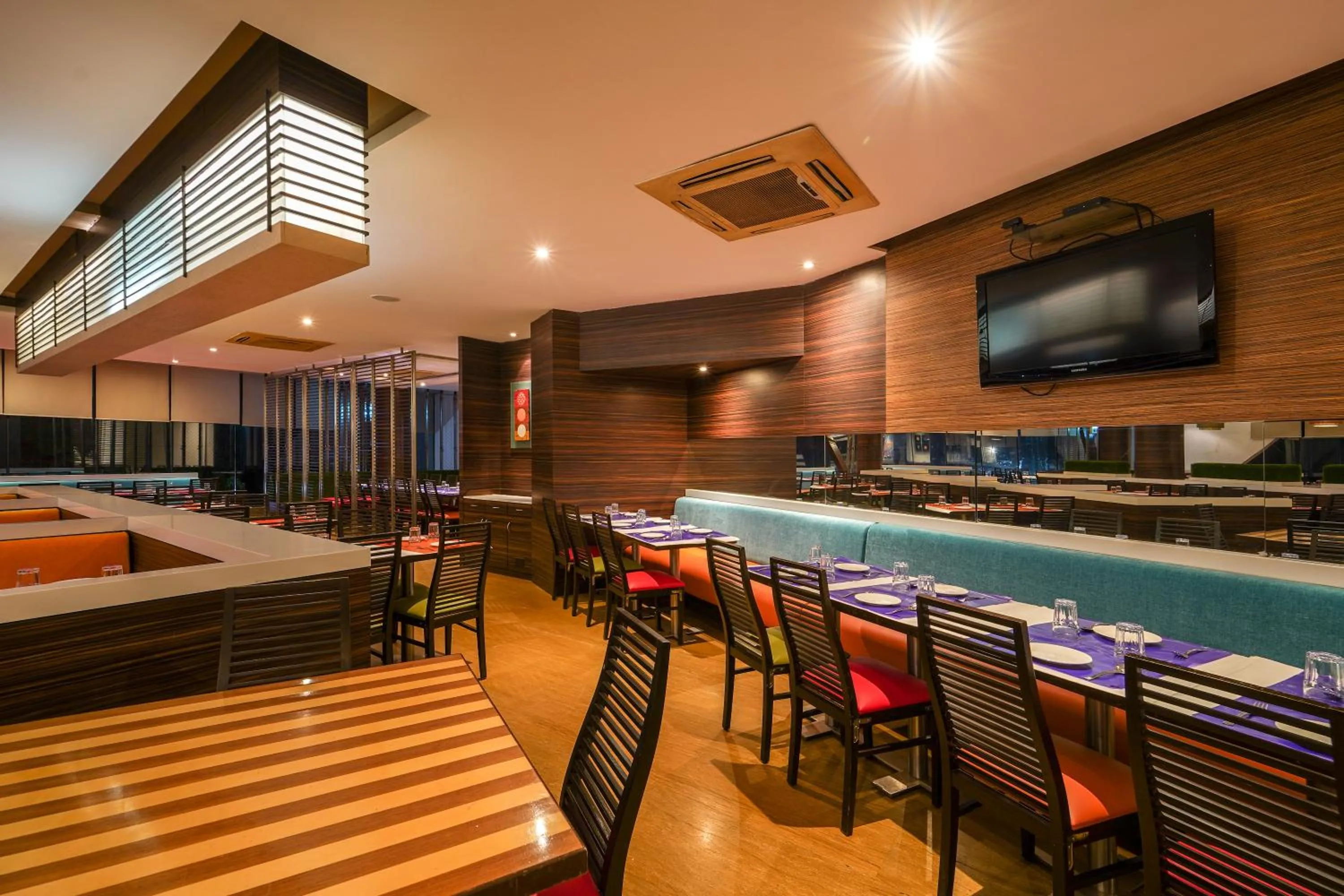 Restaurant/places to eat in Triose Boutique Hotel Lonavala