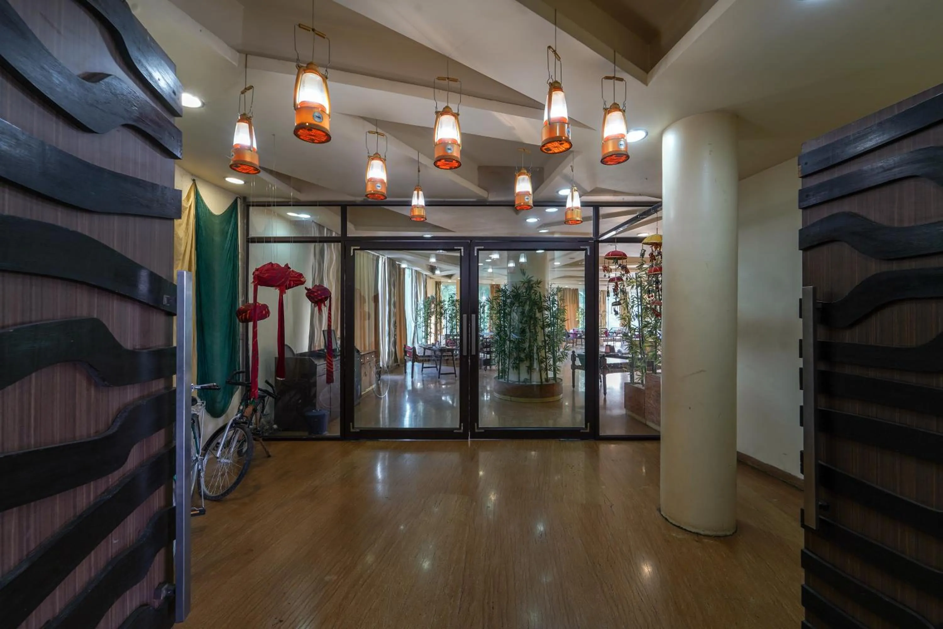 Restaurant/places to eat in Triose Boutique Hotel Lonavala