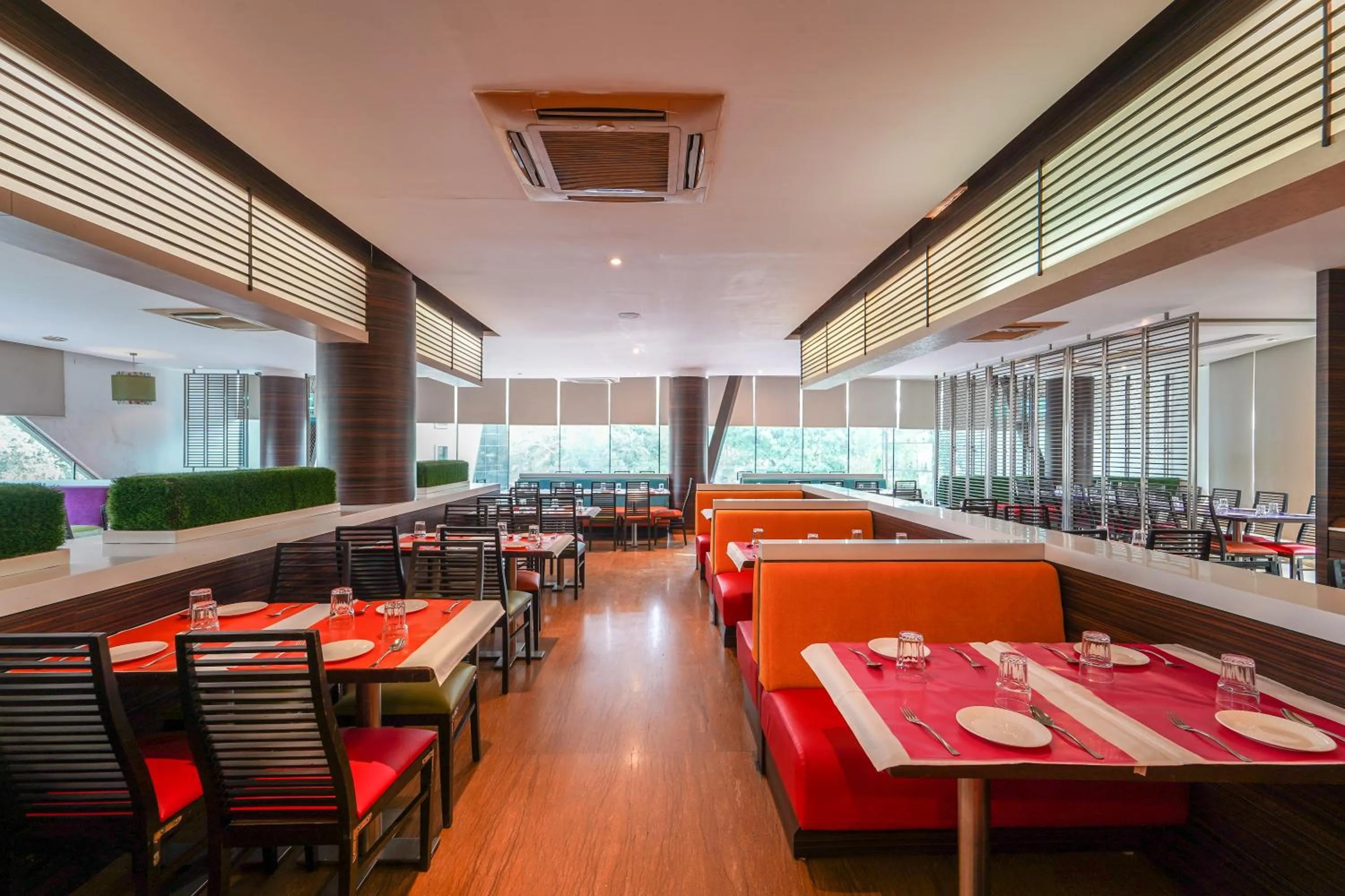 Restaurant/places to eat in Triose Boutique Hotel Lonavala