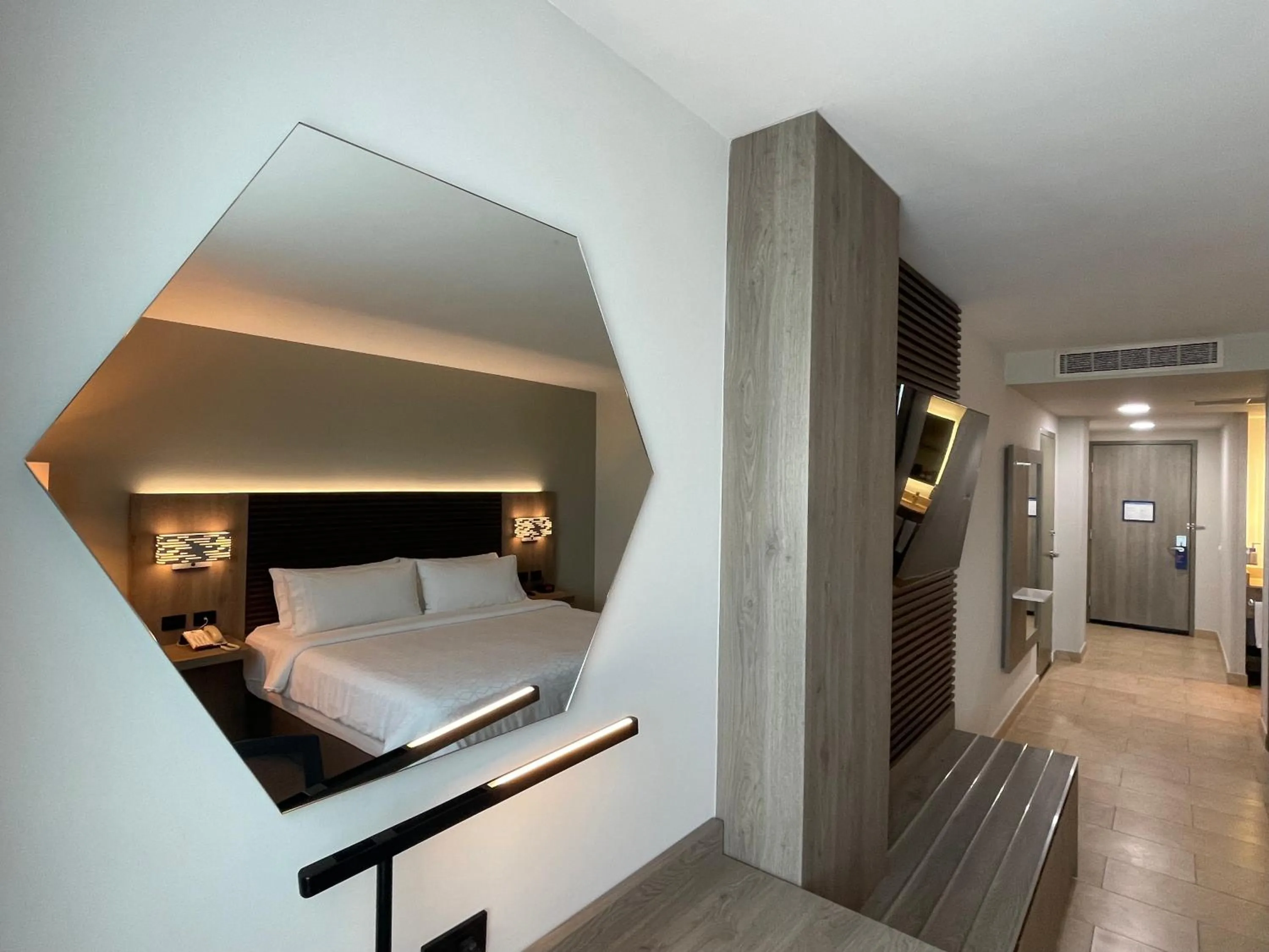 Bedroom, Bed in Holiday Inn Express Mérida by IHG