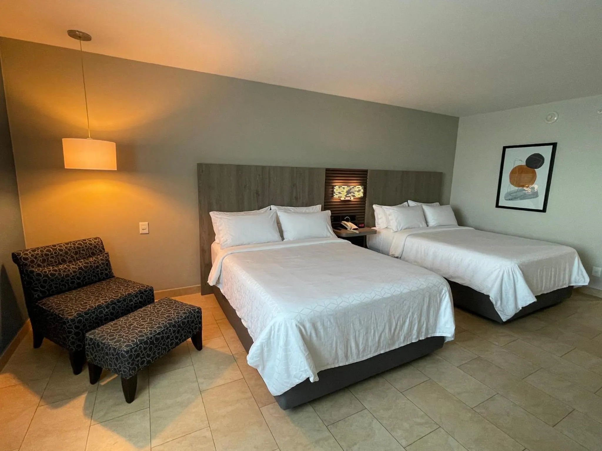 Photo of the whole room, Bed in Holiday Inn Express Mérida by IHG
