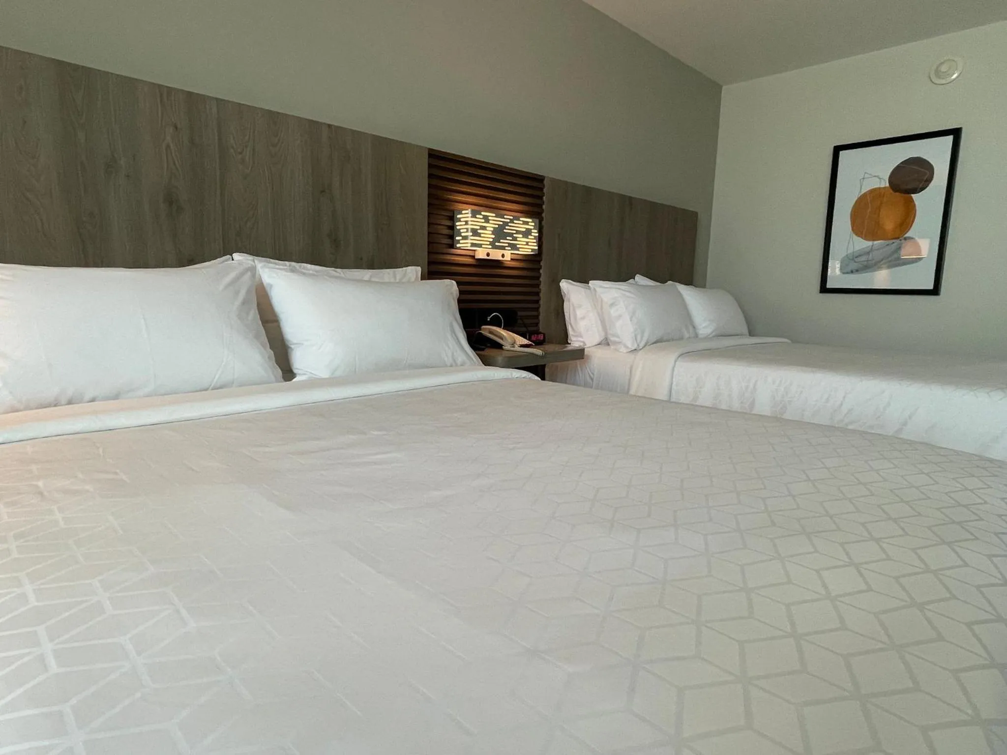 Photo of the whole room, Bed in Holiday Inn Express Mérida by IHG