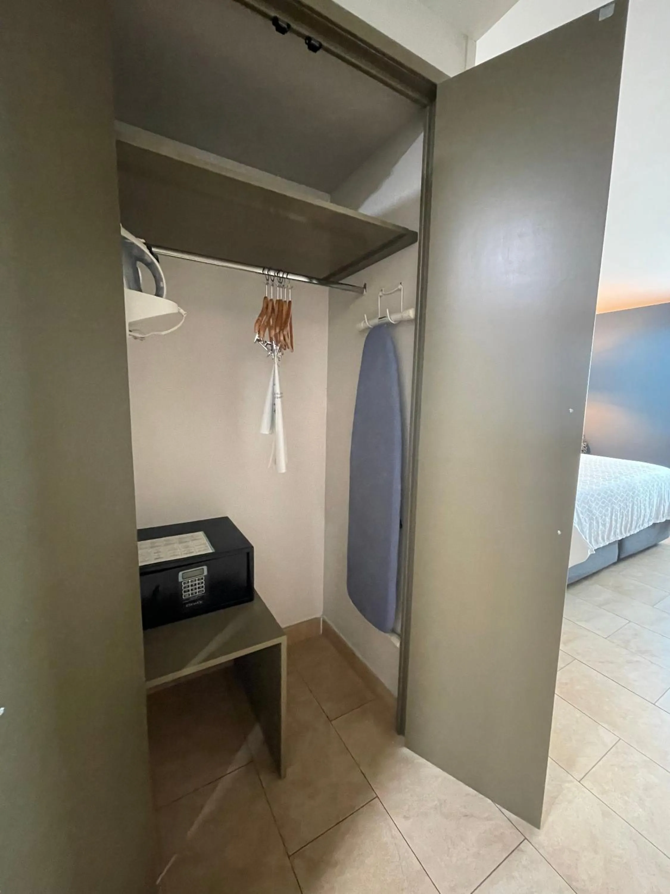 furniture, Bed in Holiday Inn Express Mérida by IHG