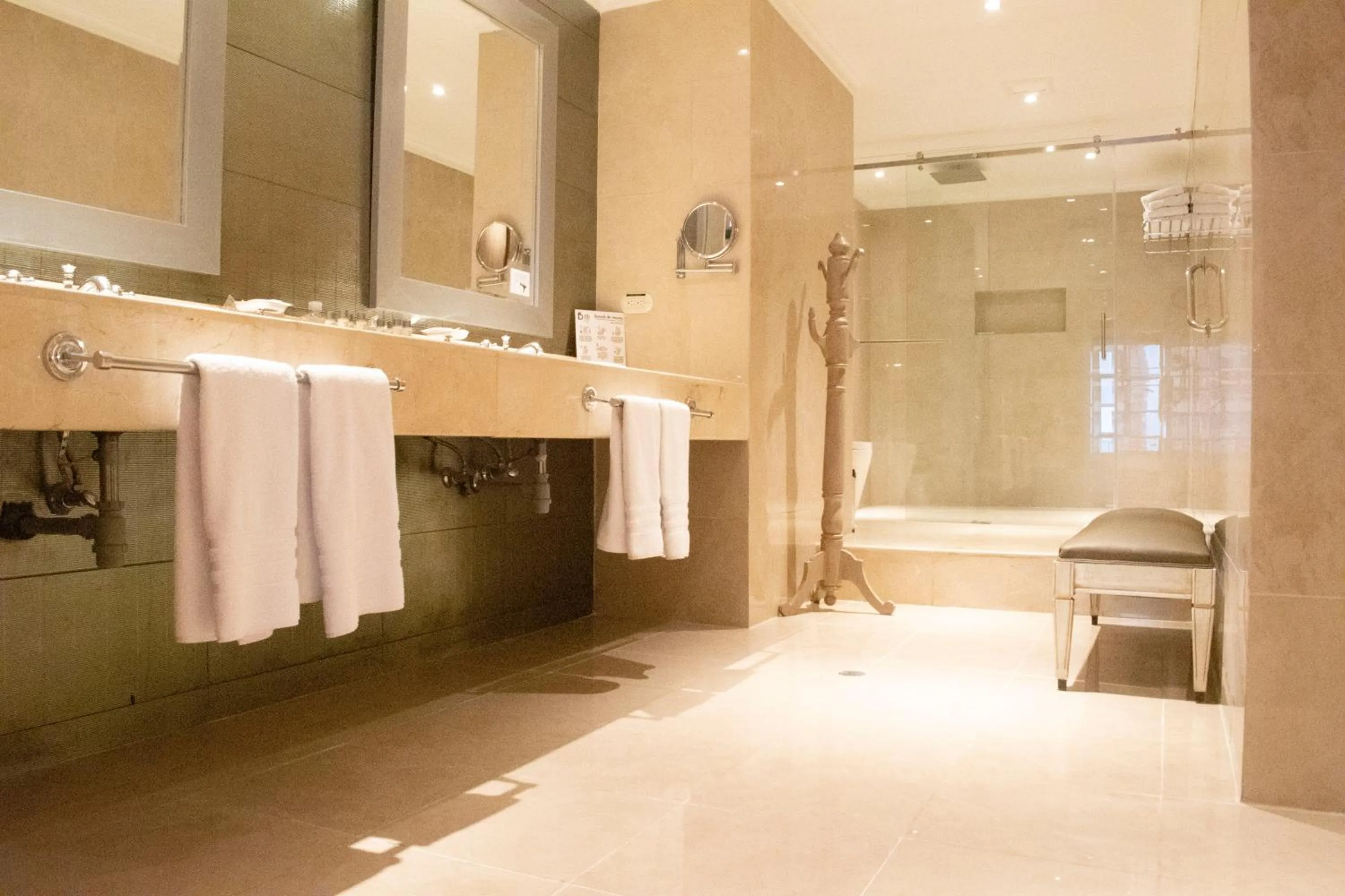 Bathroom in Hotel Dann Carlton Medellín