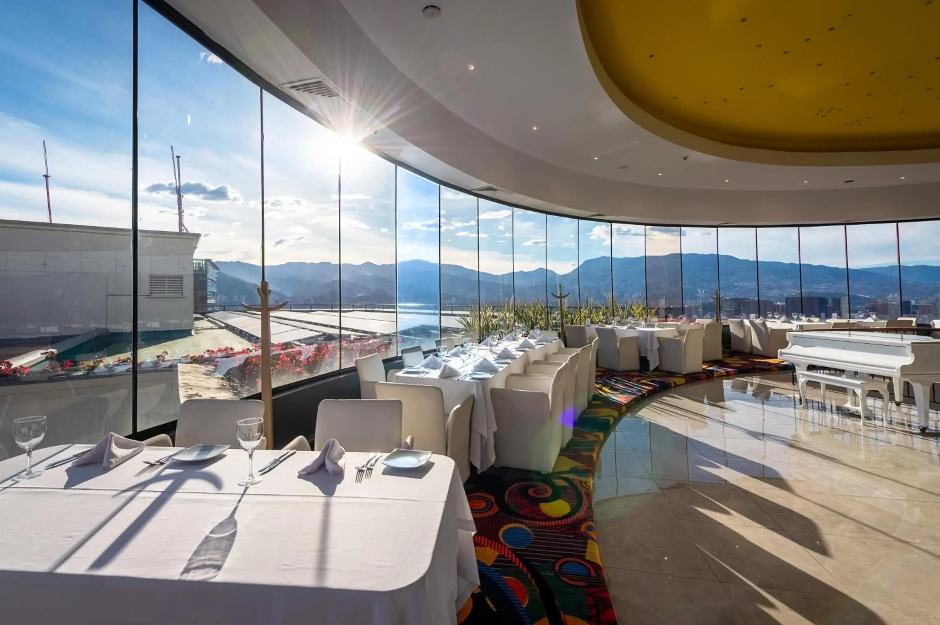 Restaurant/places to eat in Hotel Dann Carlton Medellín Restaurant/places to eat in Hotel Dann Carlton Medellín