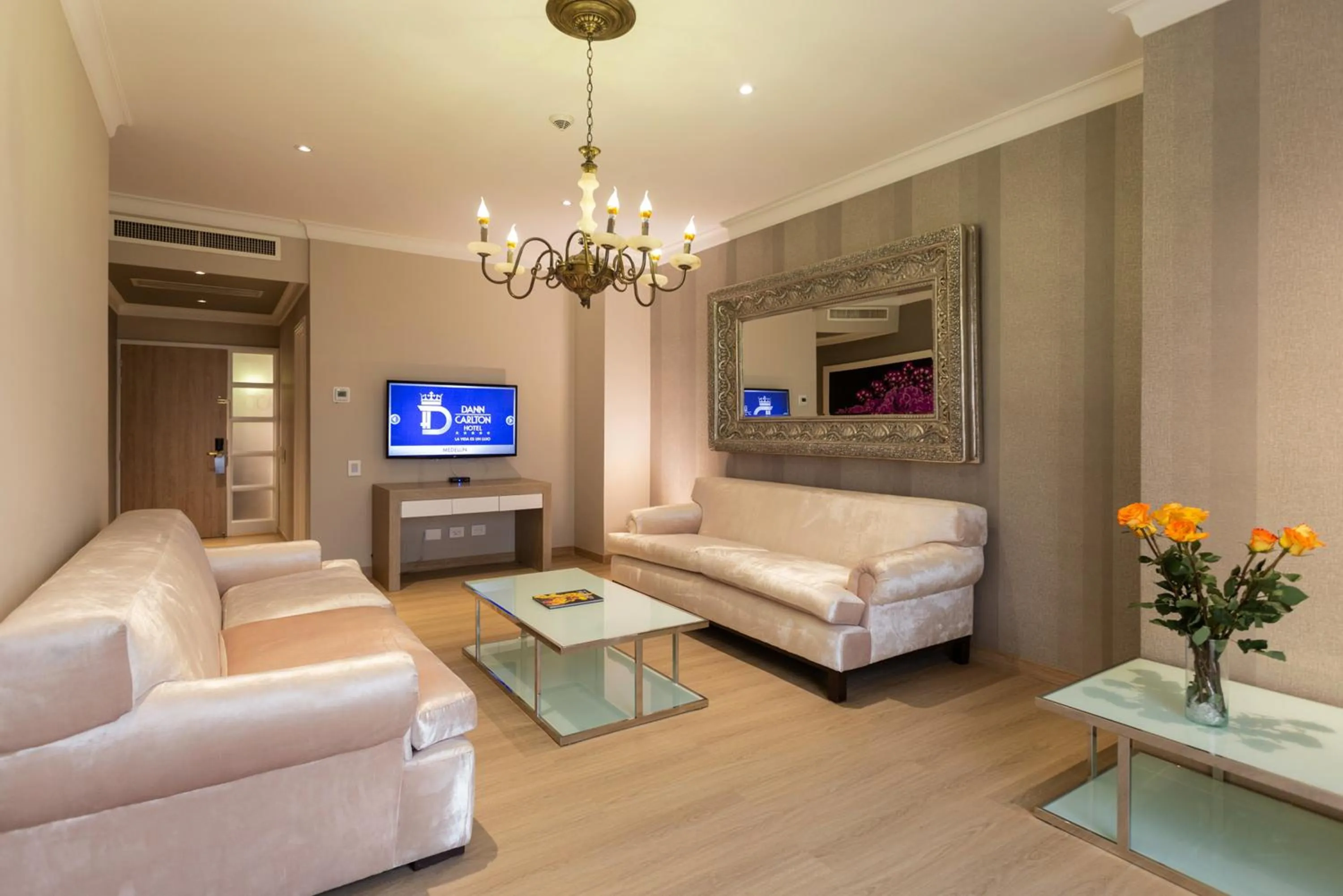 Living room in Hotel Dann Carlton Medellín