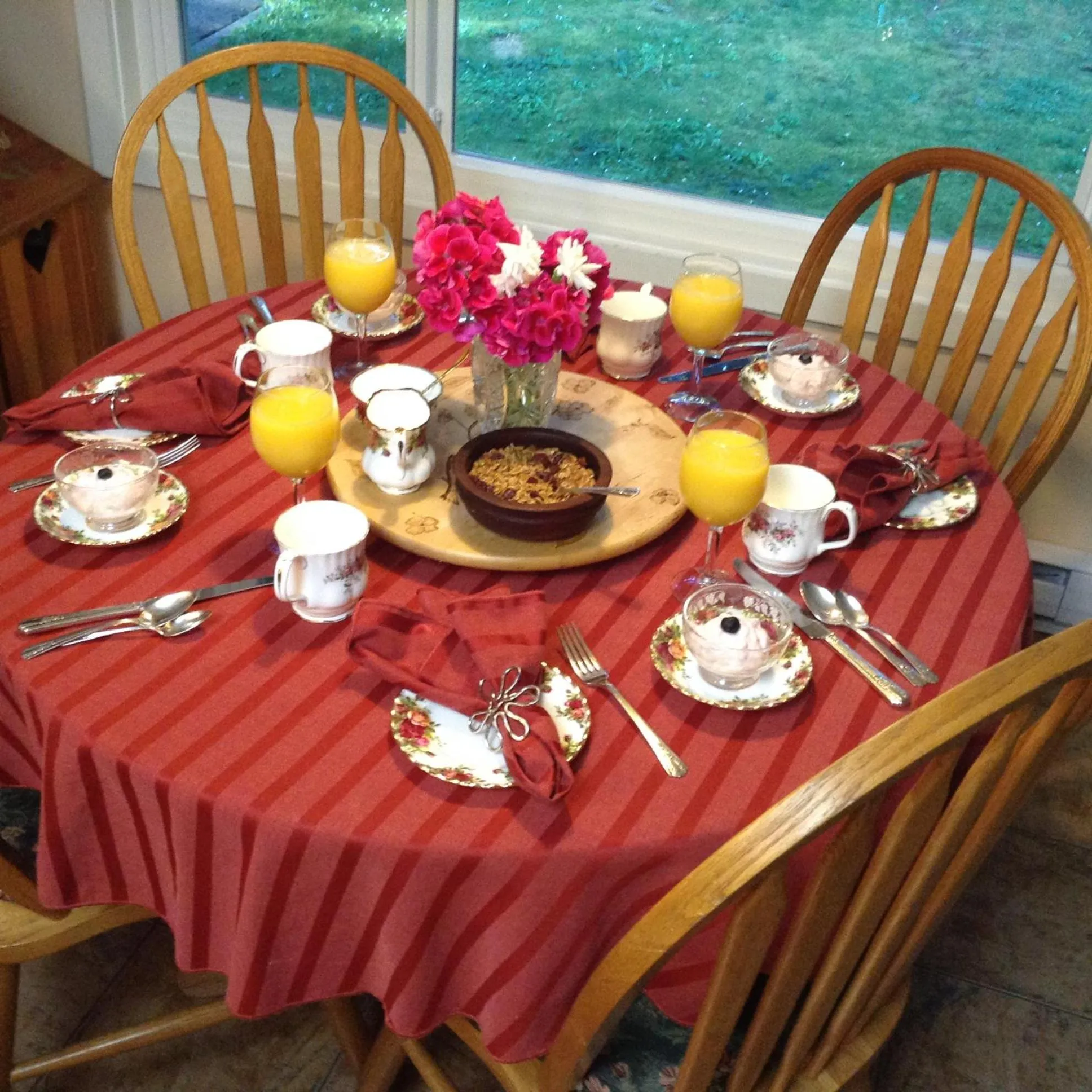 Dining area in Tea Cozy Bed & Breakfast