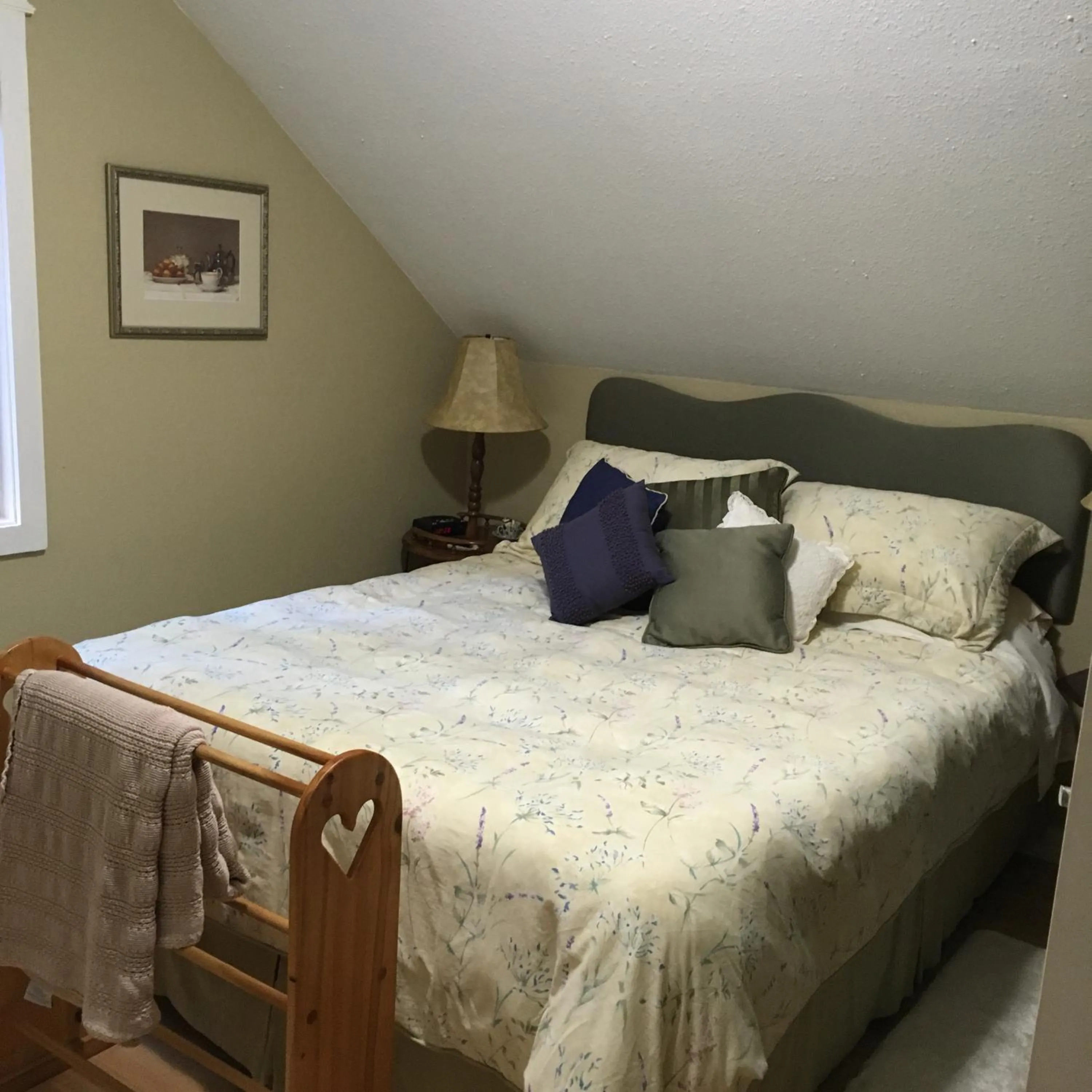 Bed in Tea Cozy Bed & Breakfast