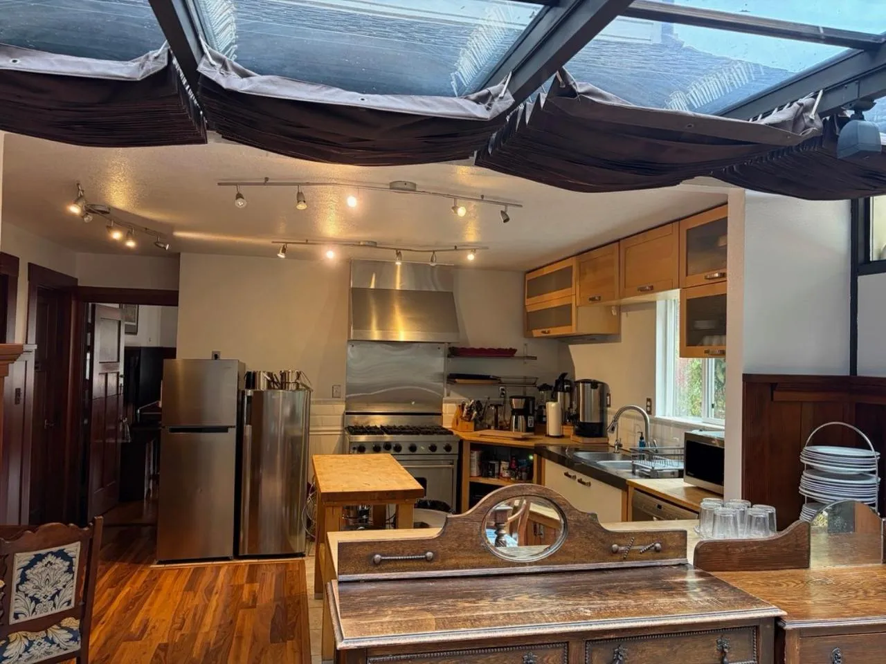 Kitchen or kitchenette in Calistoga Wine Way Inn