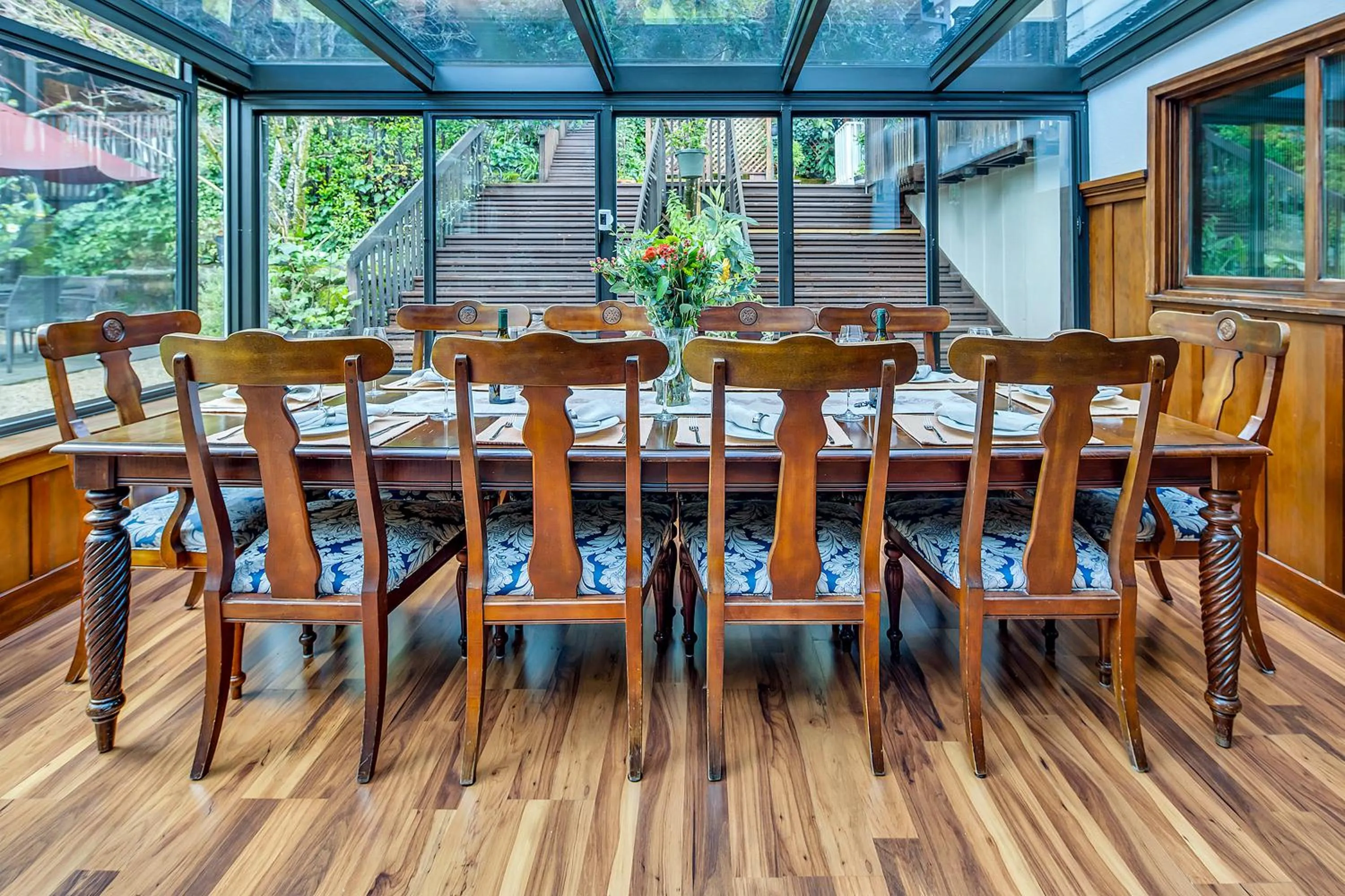 Seating area in Calistoga Wine Way Inn