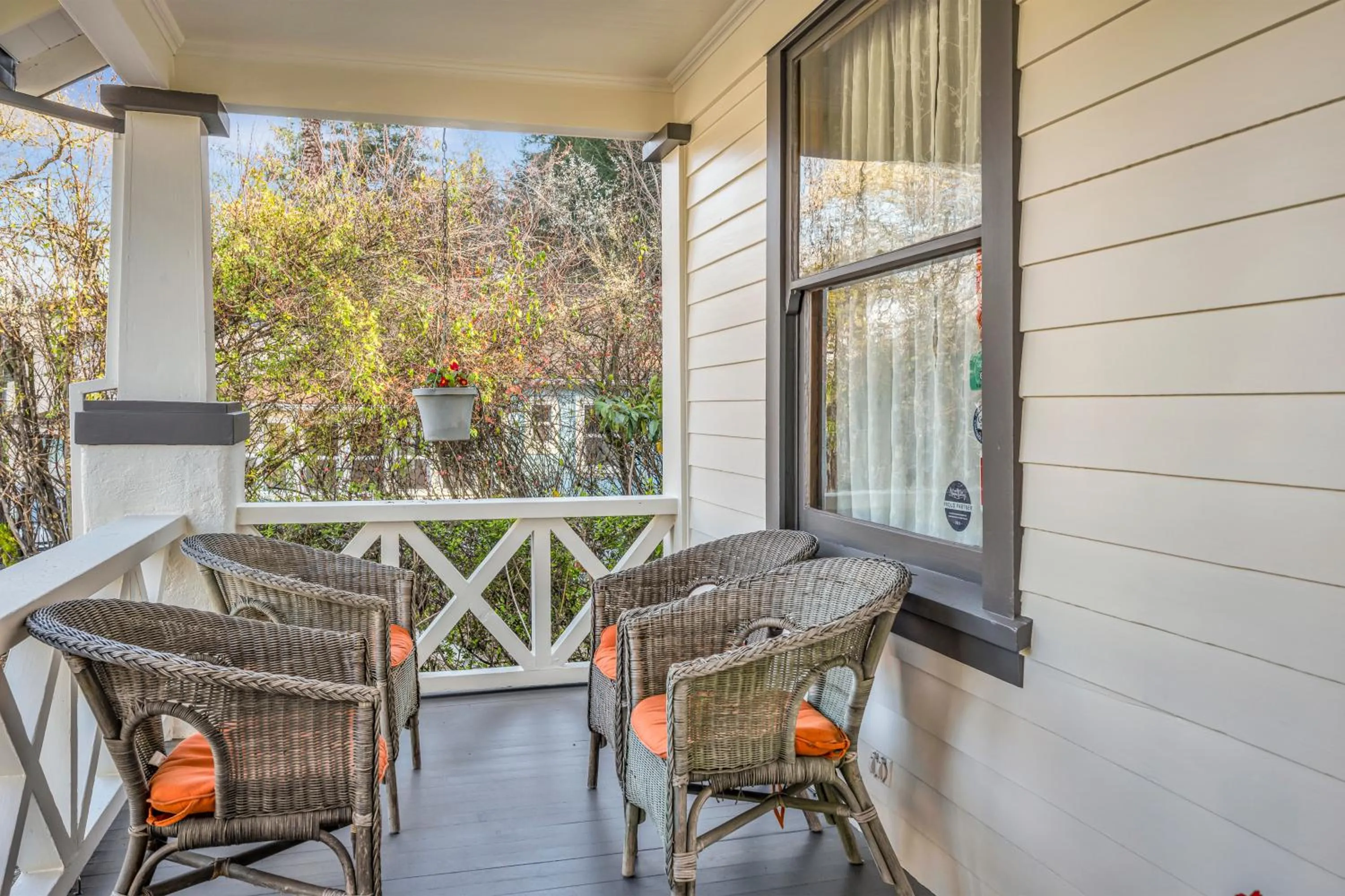 Patio in Calistoga Wine Way Inn