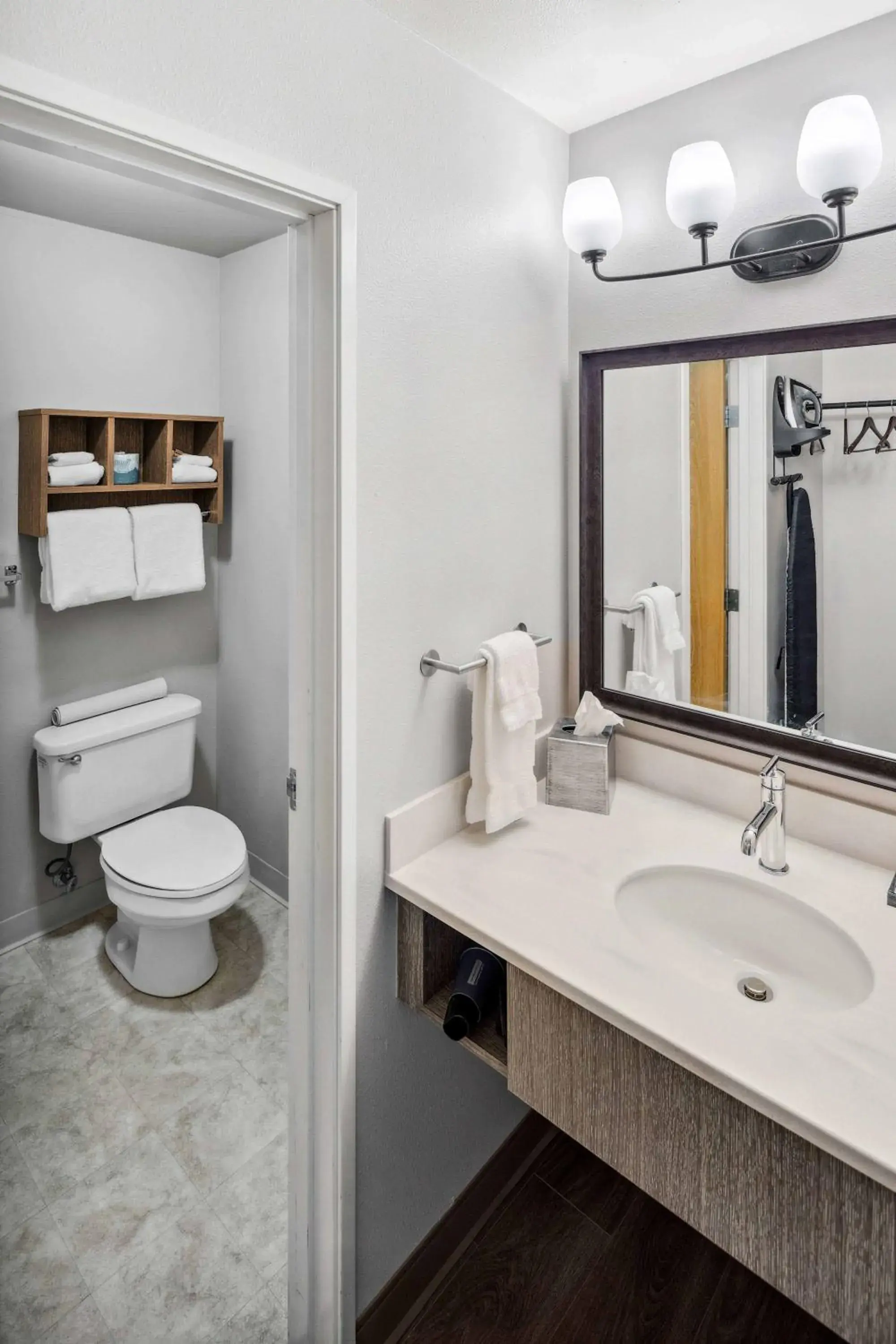 Queen Room with Two Queen Beds in Grande Denali Lodge Queen Room with Two Queen Beds in Grande Denali Lodge