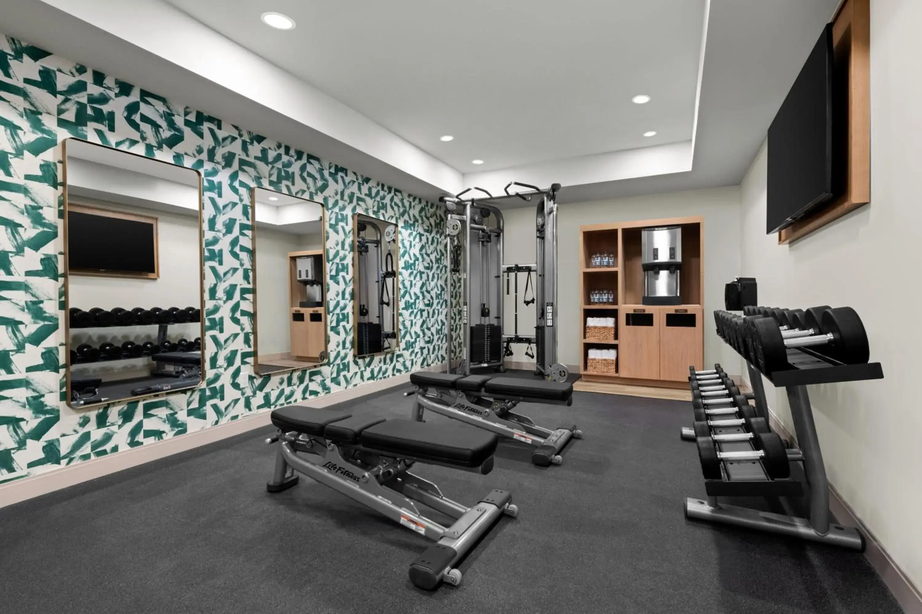 Fitness centre/facilities in The Inelle, Oakhurst Yosemite, a Tribute Portfolio Hotel Fitness centre/facilities in The Inelle, Oakhurst Yosemite, a Tribute Portfolio Hotel