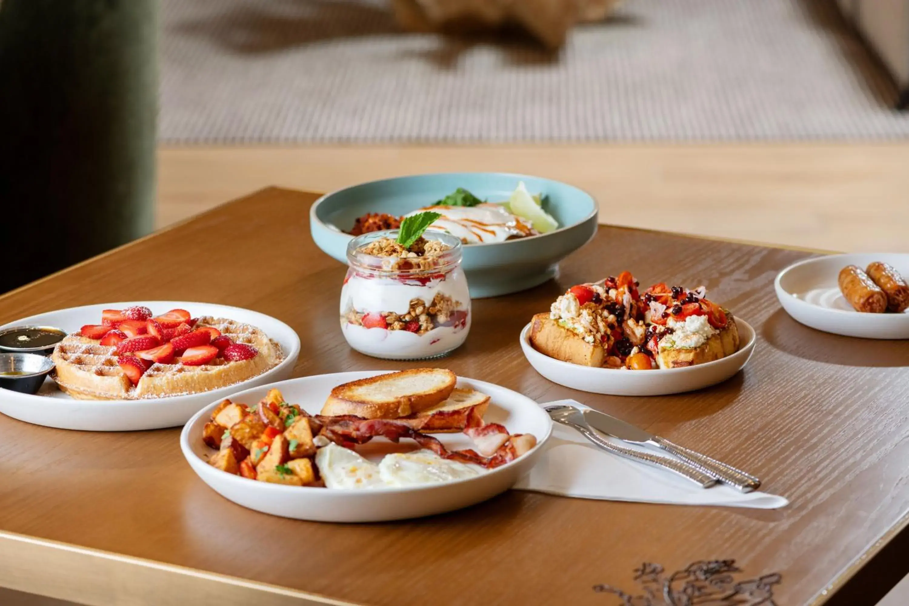 Breakfast in The Inelle, Oakhurst Yosemite, a Tribute Portfolio Hotel Breakfast in The Inelle, Oakhurst Yosemite, a Tribute Portfolio Hotel