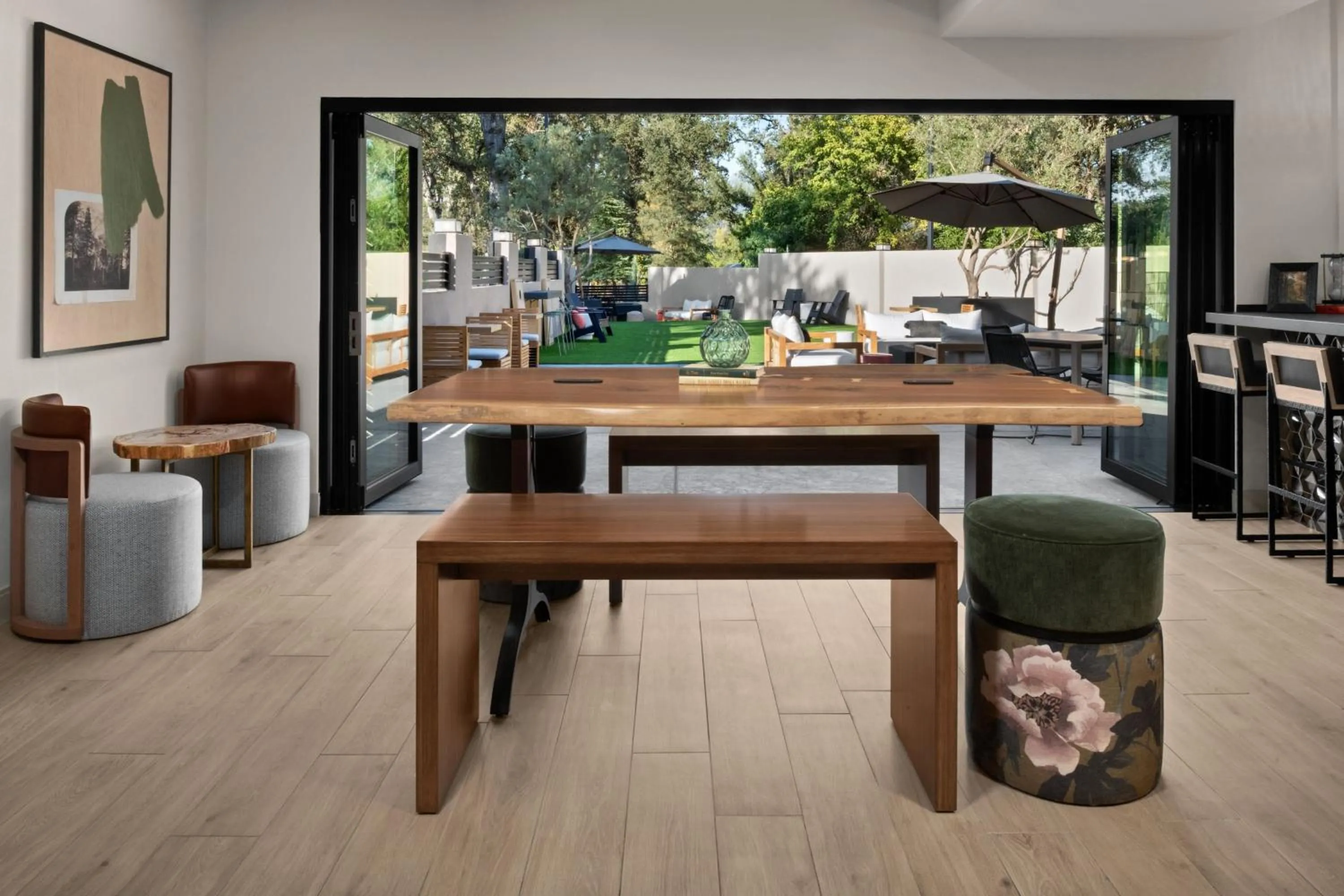 Restaurant/places to eat in The Inelle, Oakhurst Yosemite, a Tribute Portfolio Hotel