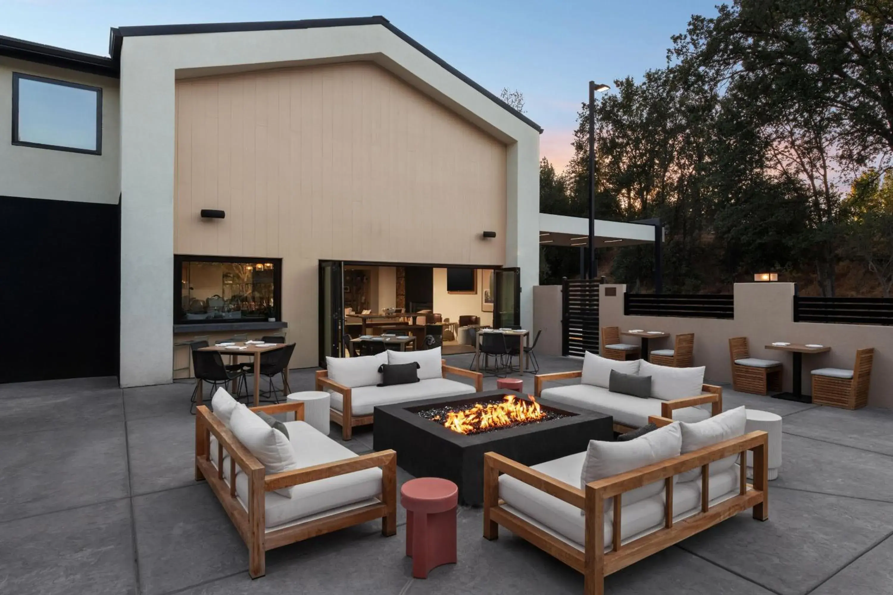 Restaurant/places to eat in The Inelle, Oakhurst Yosemite, a Tribute Portfolio Hotel Restaurant/places to eat in The Inelle, Oakhurst Yosemite, a Tribute Portfolio Hotel