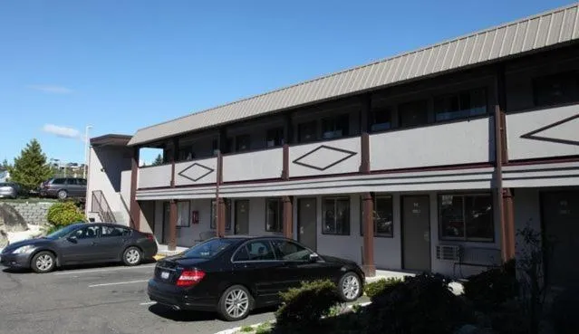 Facade/entrance in Seatac Inn