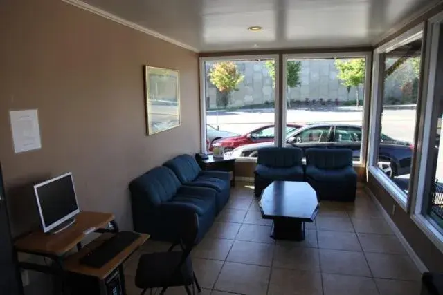 Lobby or reception in Seatac Inn Lobby or reception in Seatac Inn