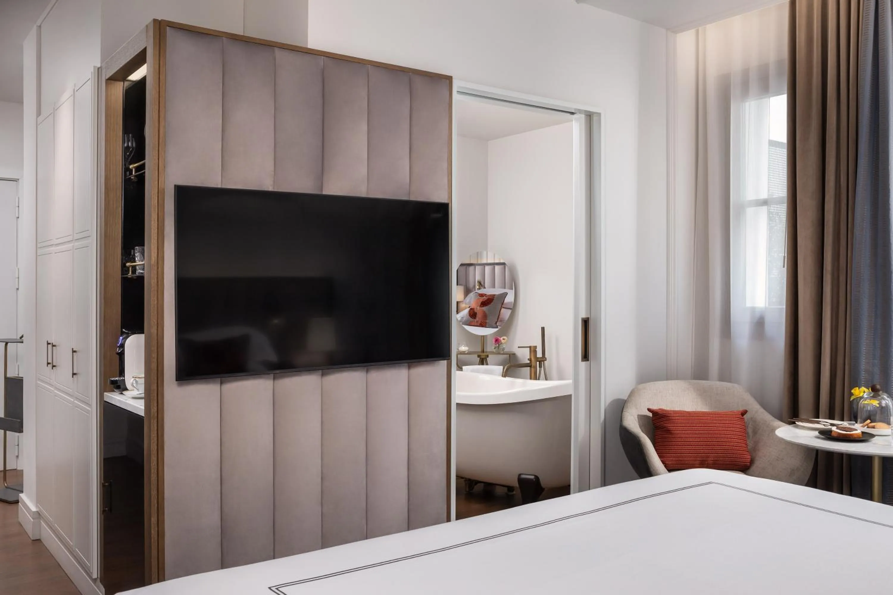 Bedroom, Bed in Gran Hotel Inglés - The Leading Hotels of the World