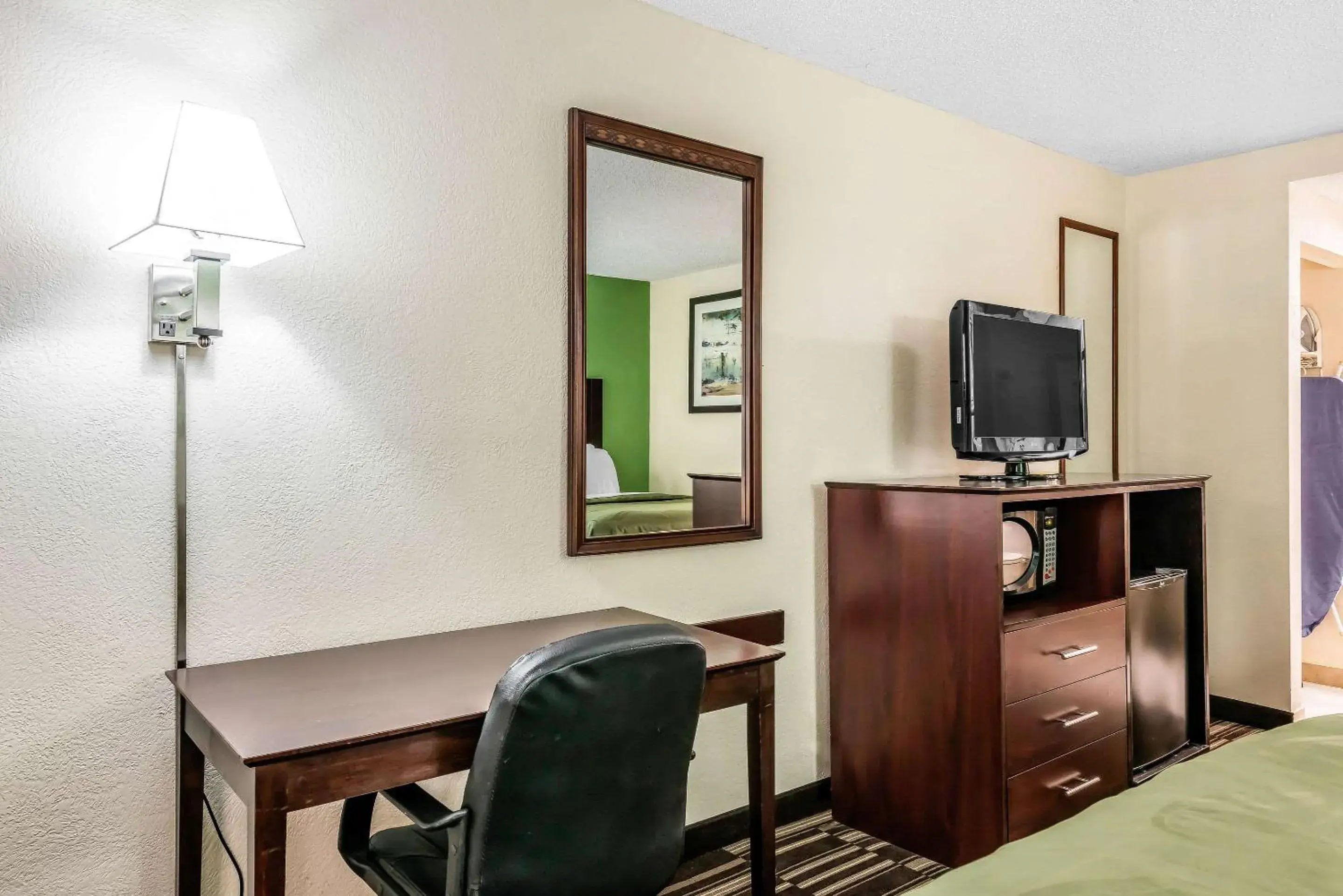 Bedroom, Bed in Quality Inn Bedroom, Bed in Quality Inn