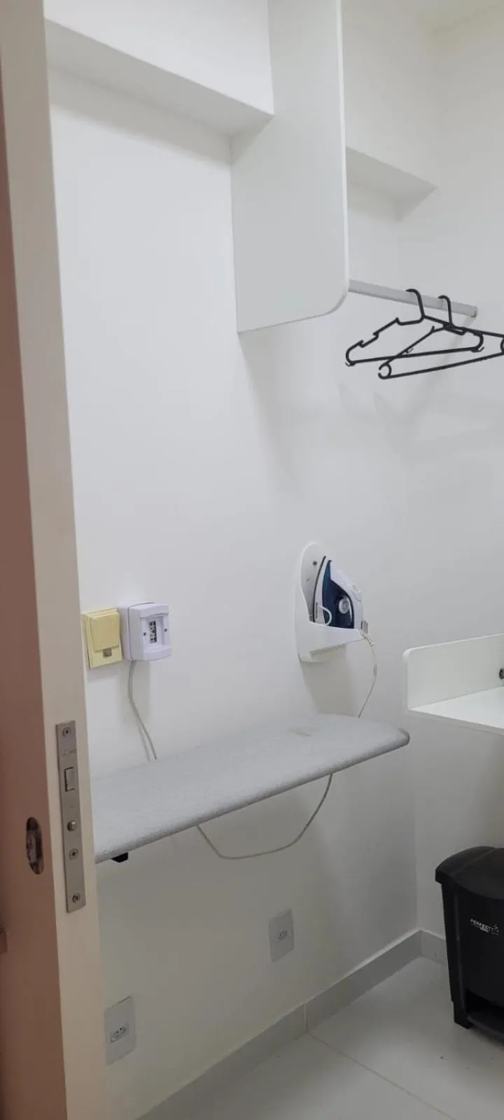 flat iron in Hotel Acalanto