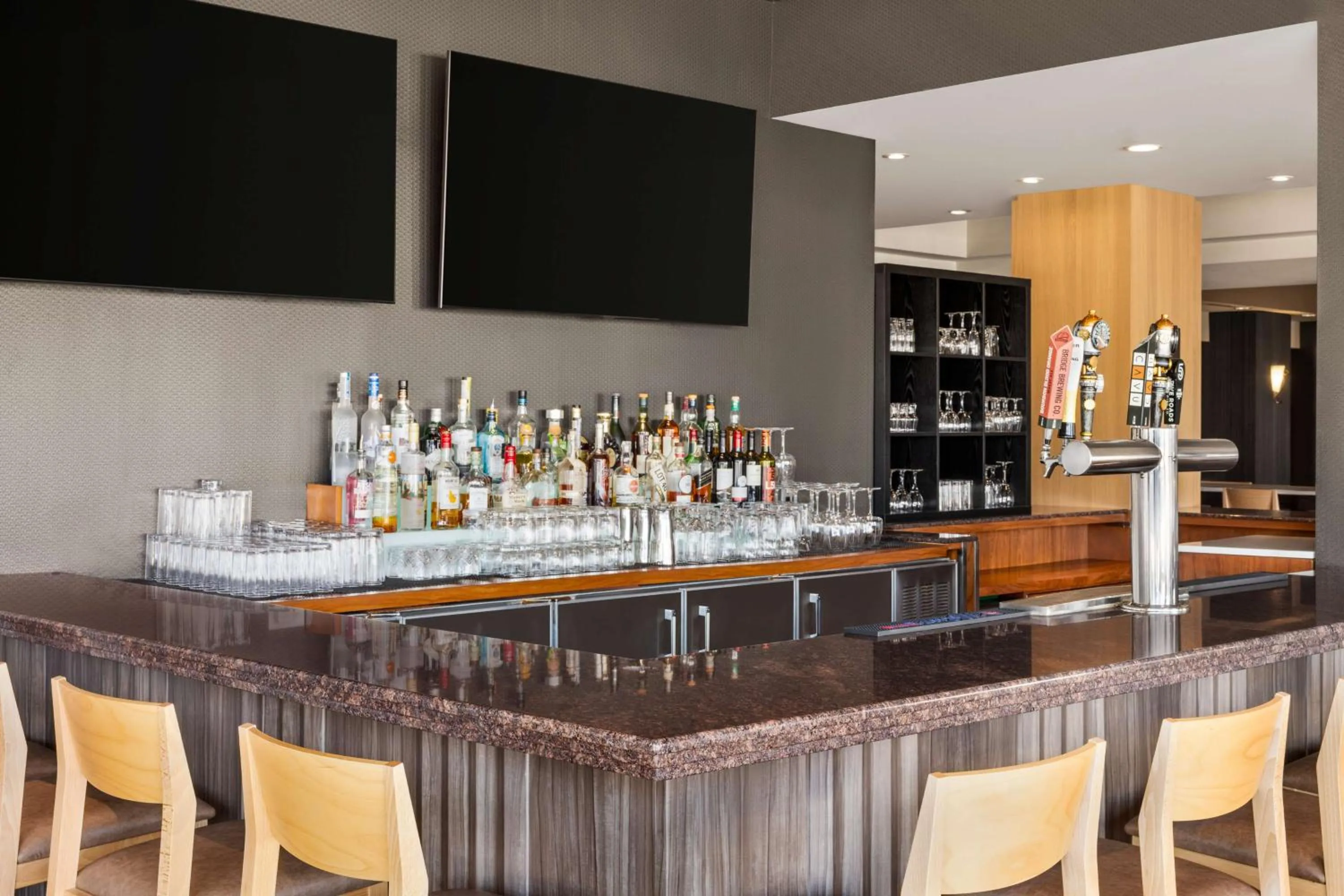 Restaurant/places to eat in Hilton Vancouver Airport