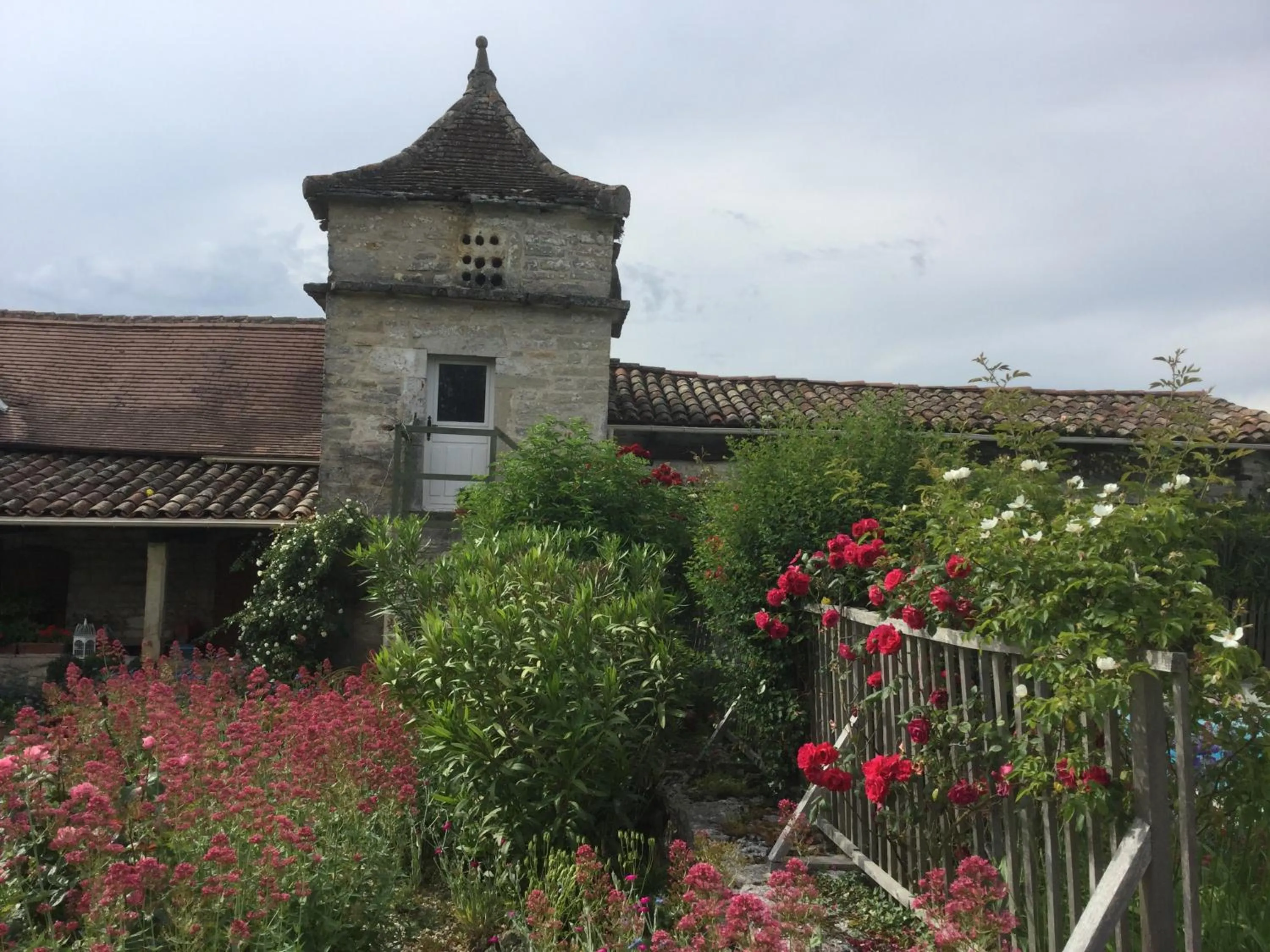 Property building in Pérard Chambres D’Hotes
