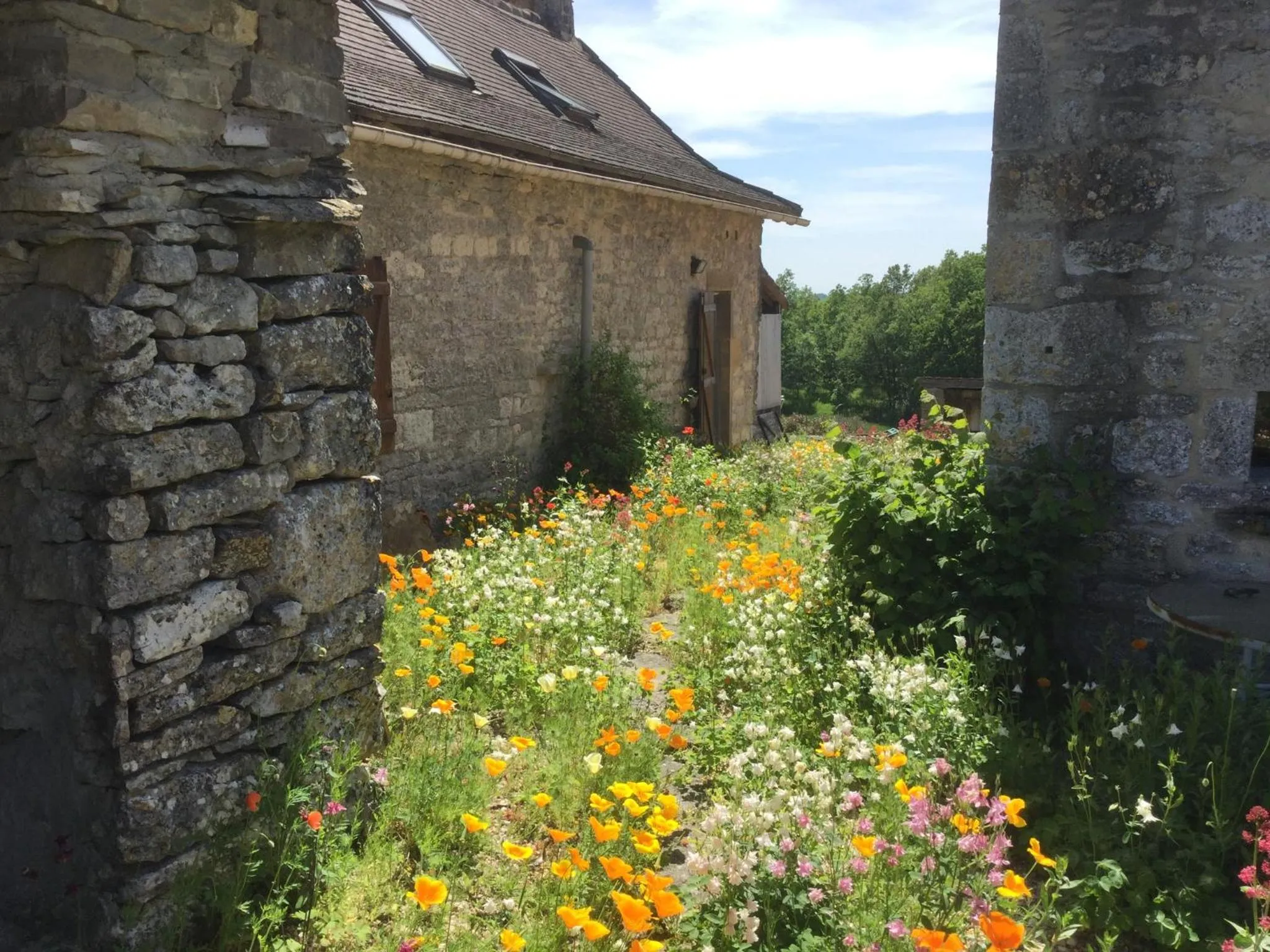 Property building in Pérard Chambres D’Hotes