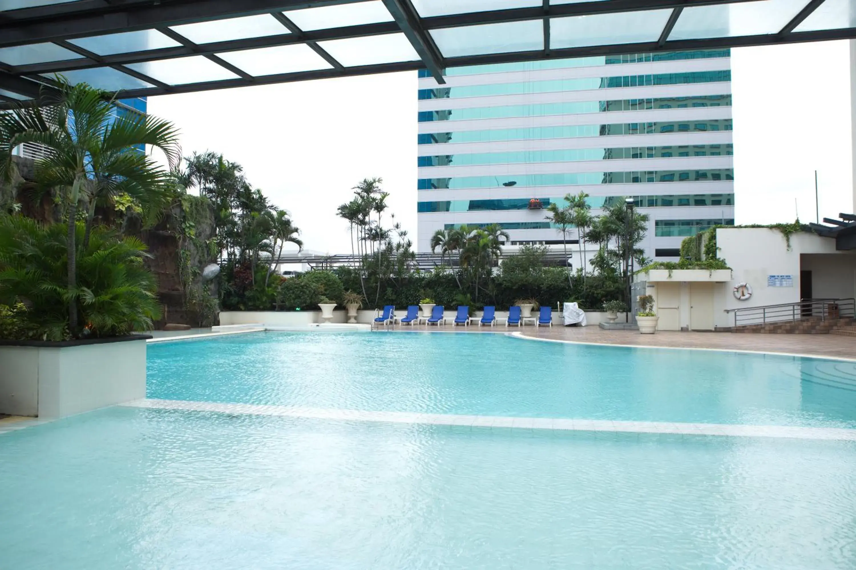 Swimming pool in Menara Peninsula Hotel Swimming pool in Menara Peninsula Hotel