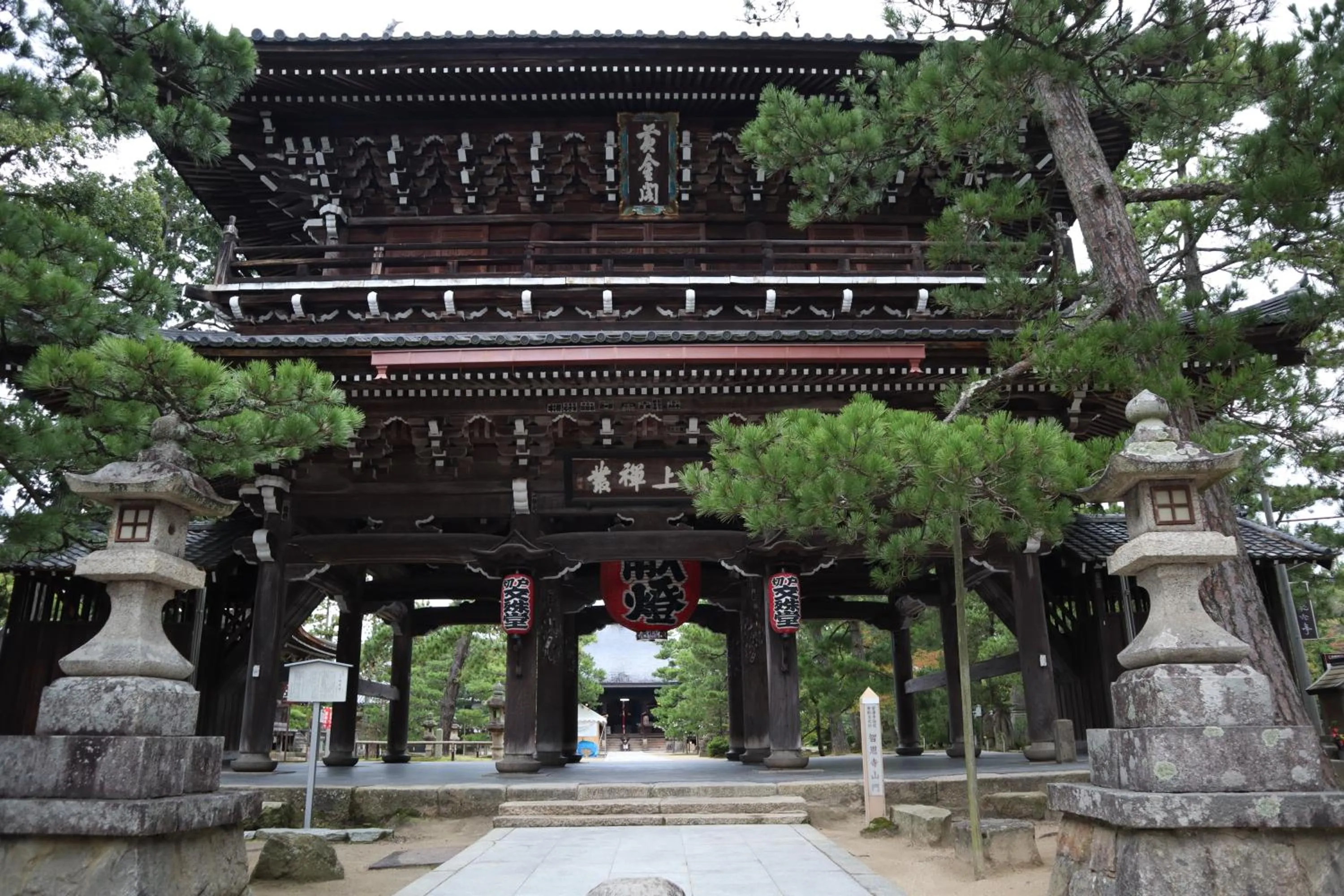 Nearby landmark in Monjusou