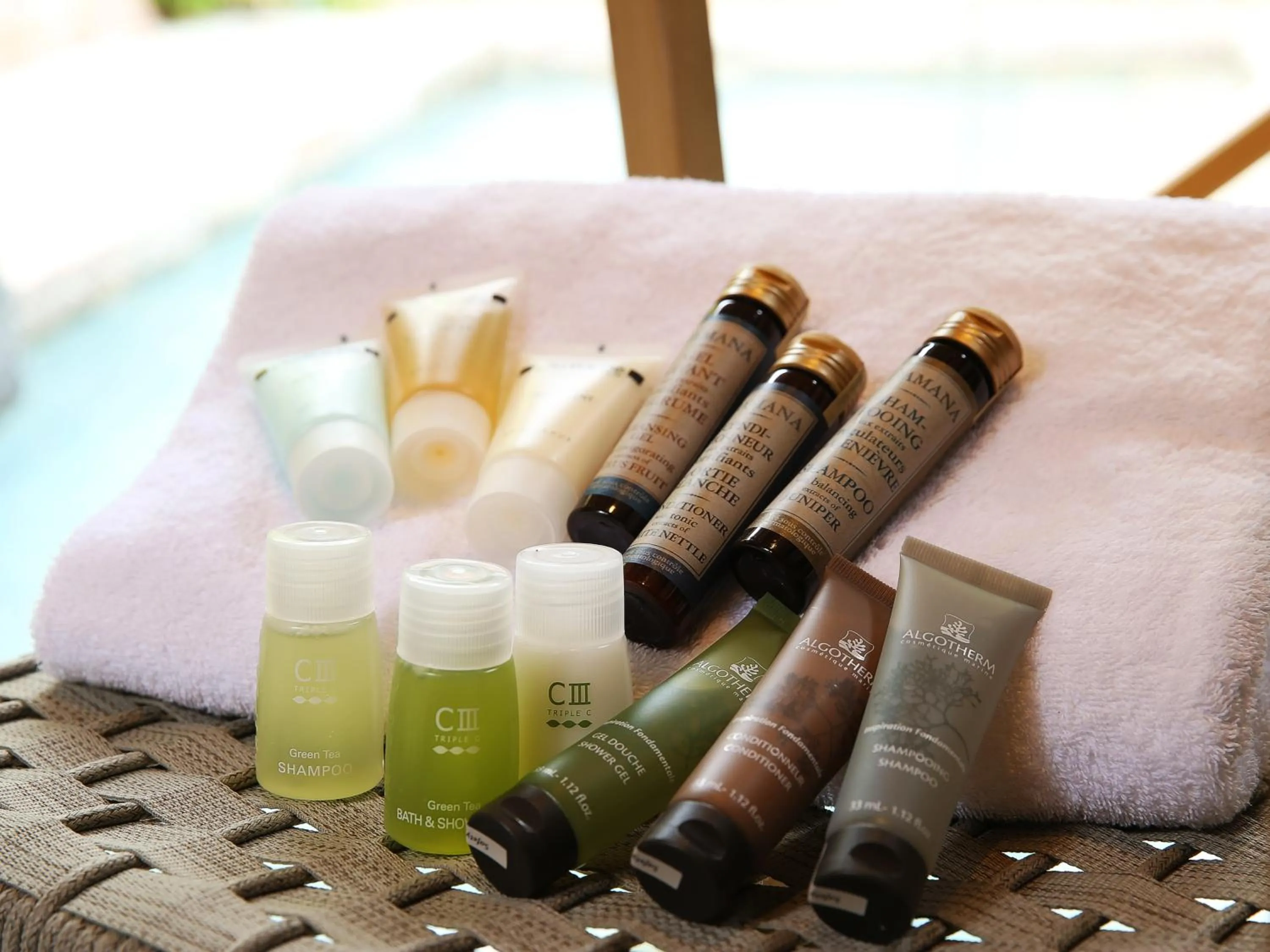 Photo of the whole room in Monjusou