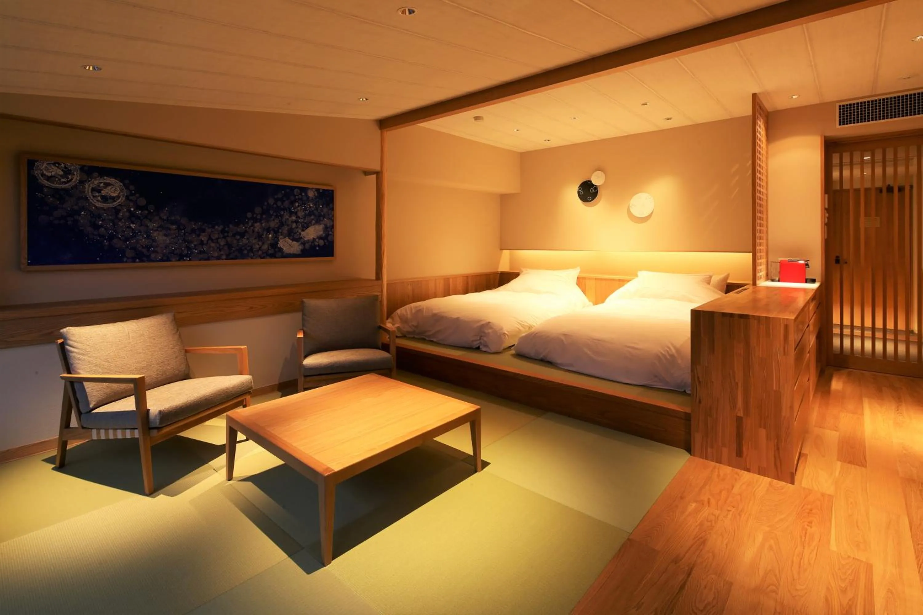 Photo of the whole room, Bed in Monjusou