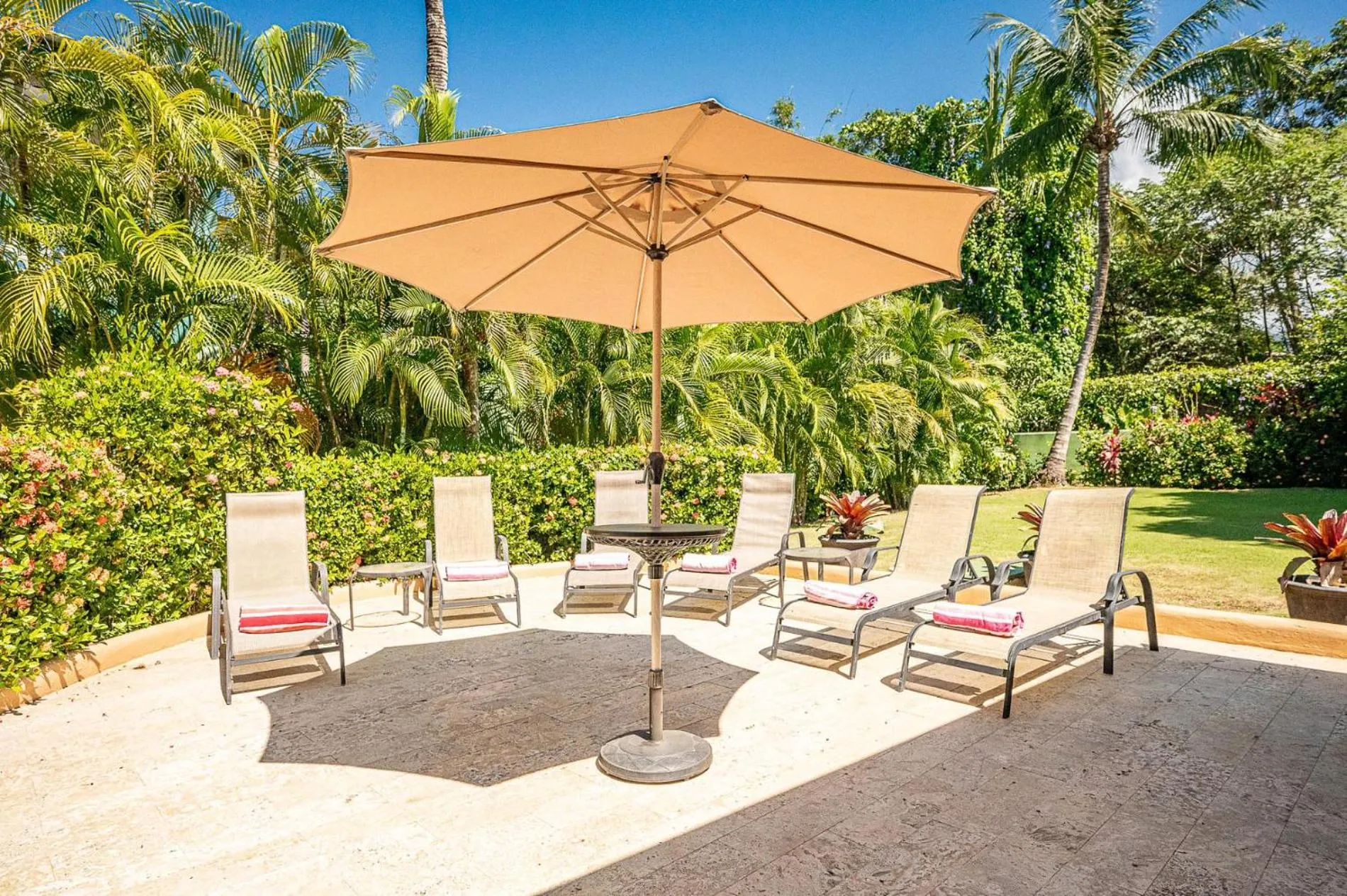 Casa Mandolina on the beach in Jaco