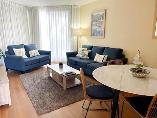 Boathouse Resort (Water Front)