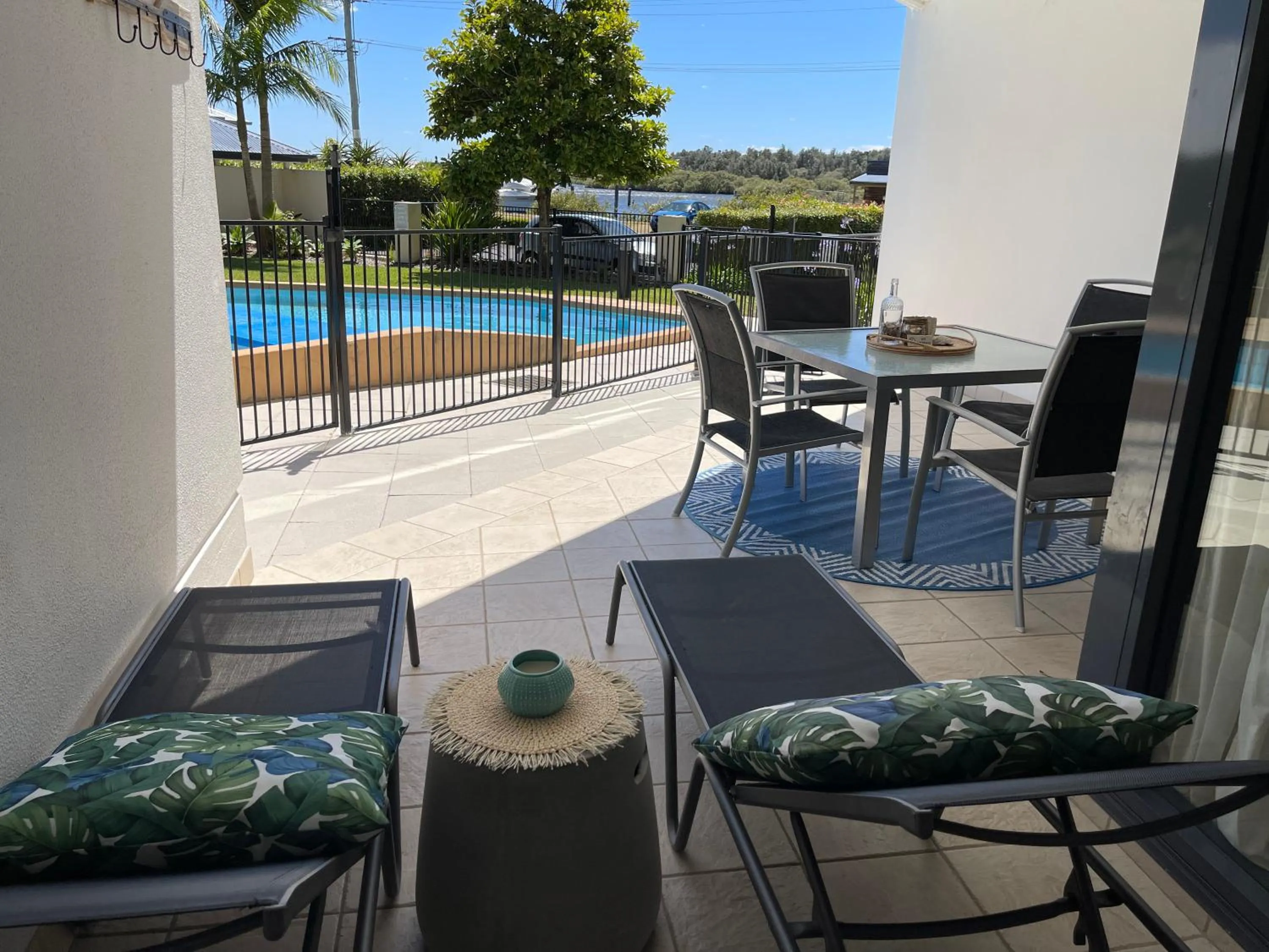 Boathouse Resort (Water Front)