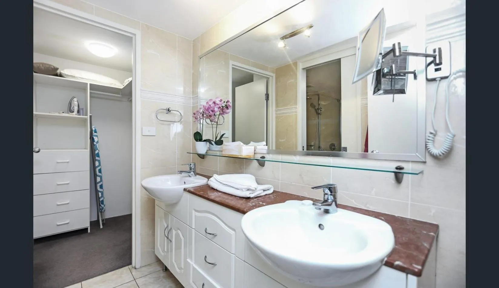 Bathroom in Boathouse Resort (Water Front)