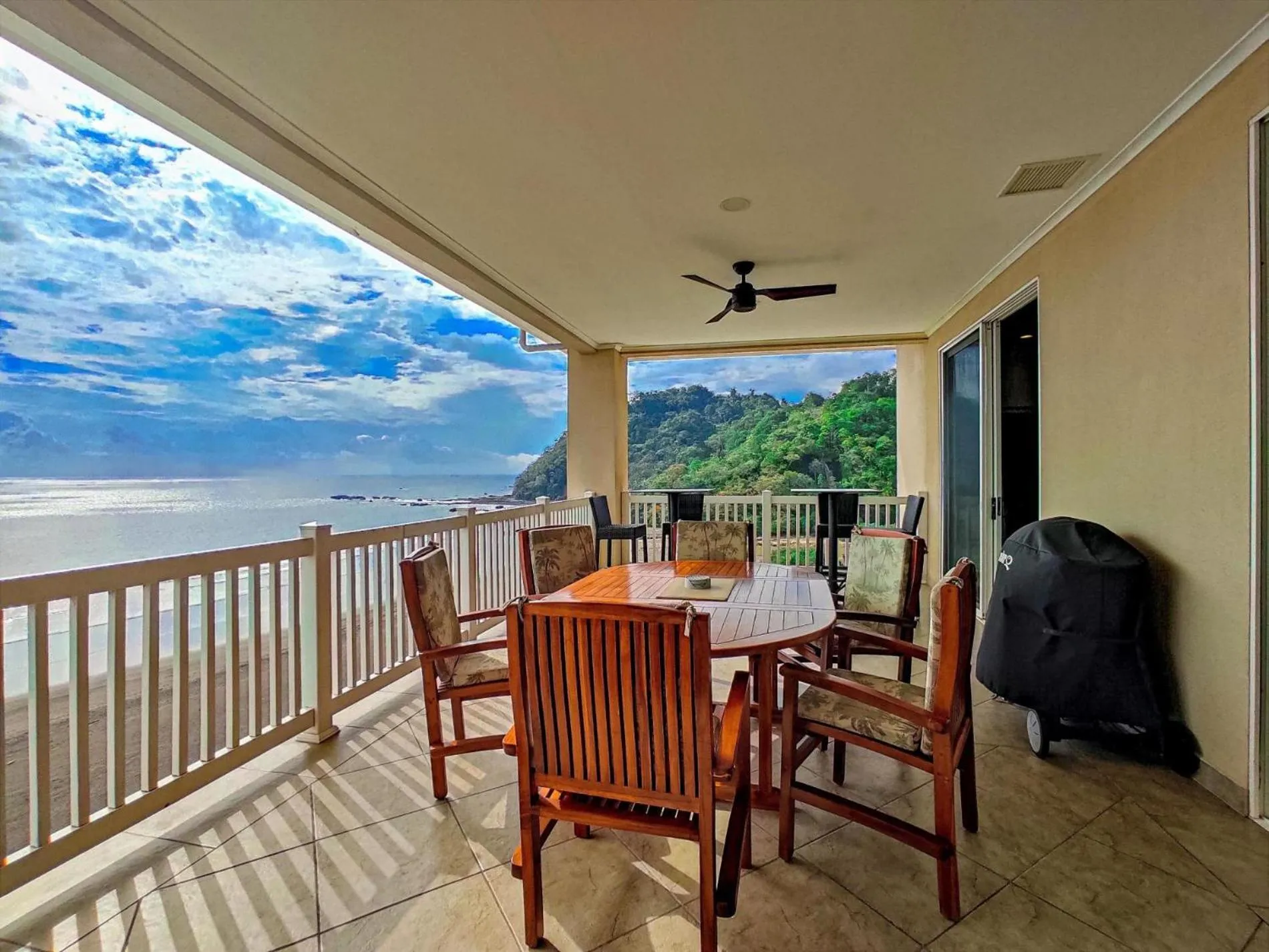 Floor plan in The Palms Jaco 1001 penthouse on the beach