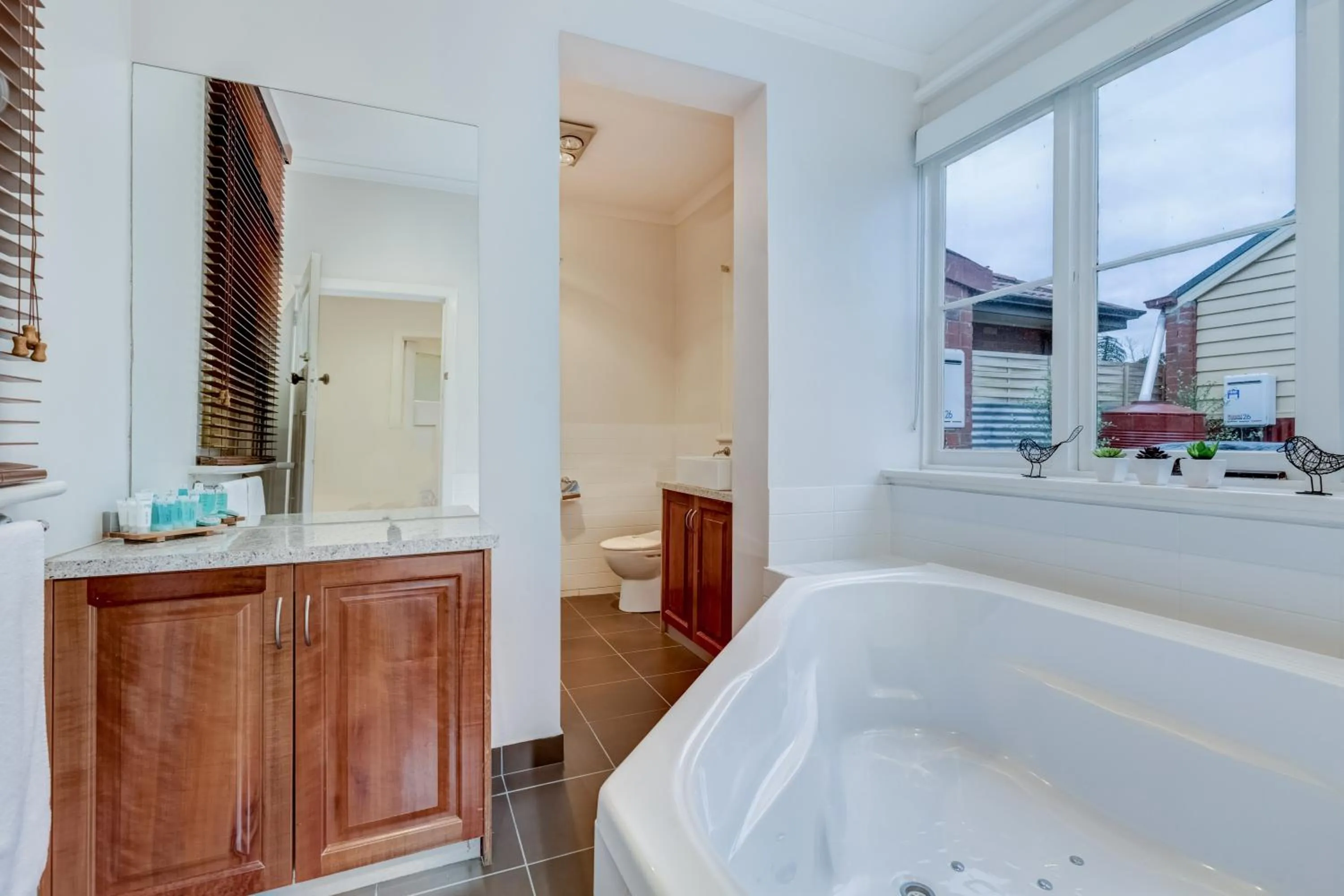 Bathroom in Seymours On Lydiard