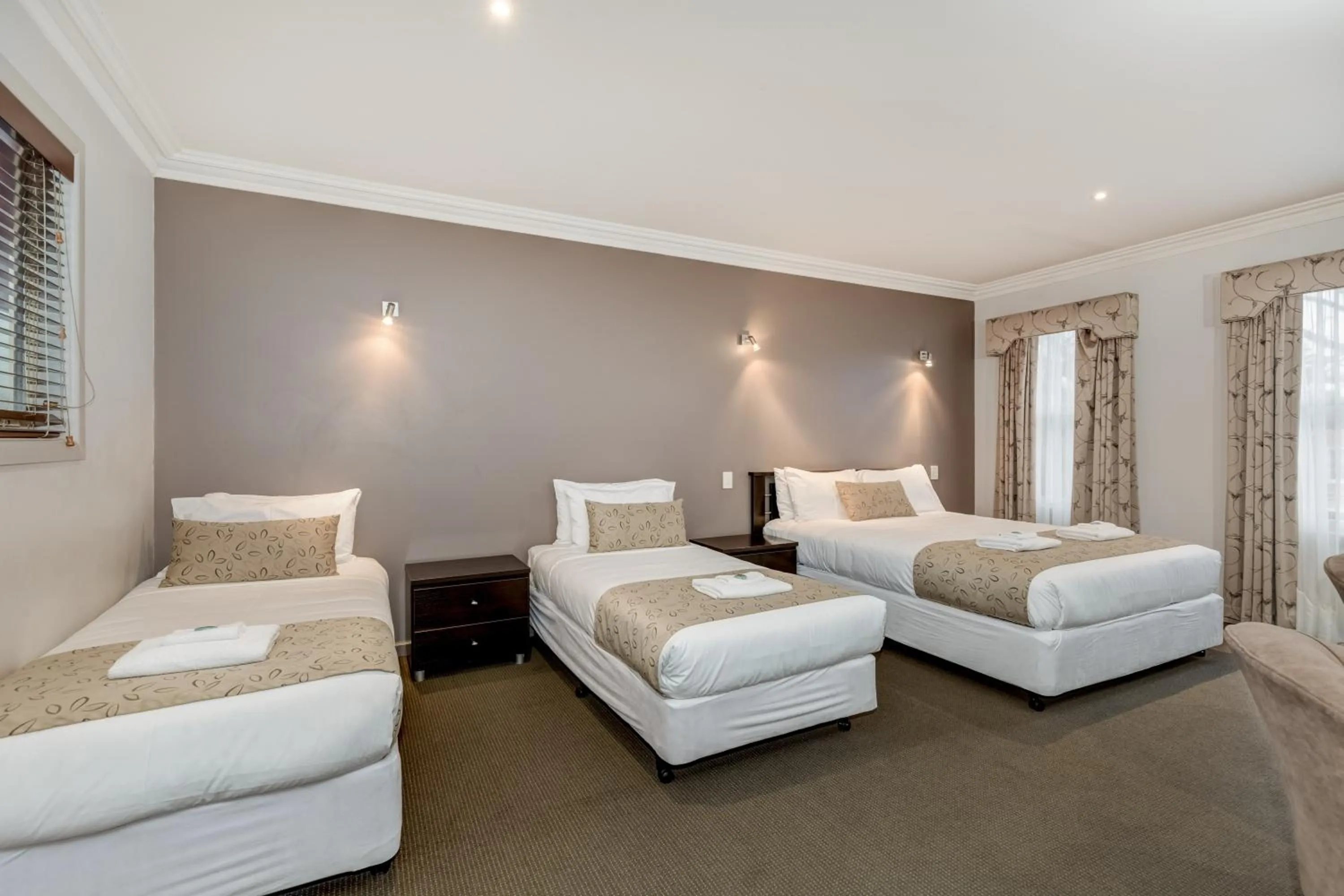 Photo of the whole room, Bed in Seymours On Lydiard