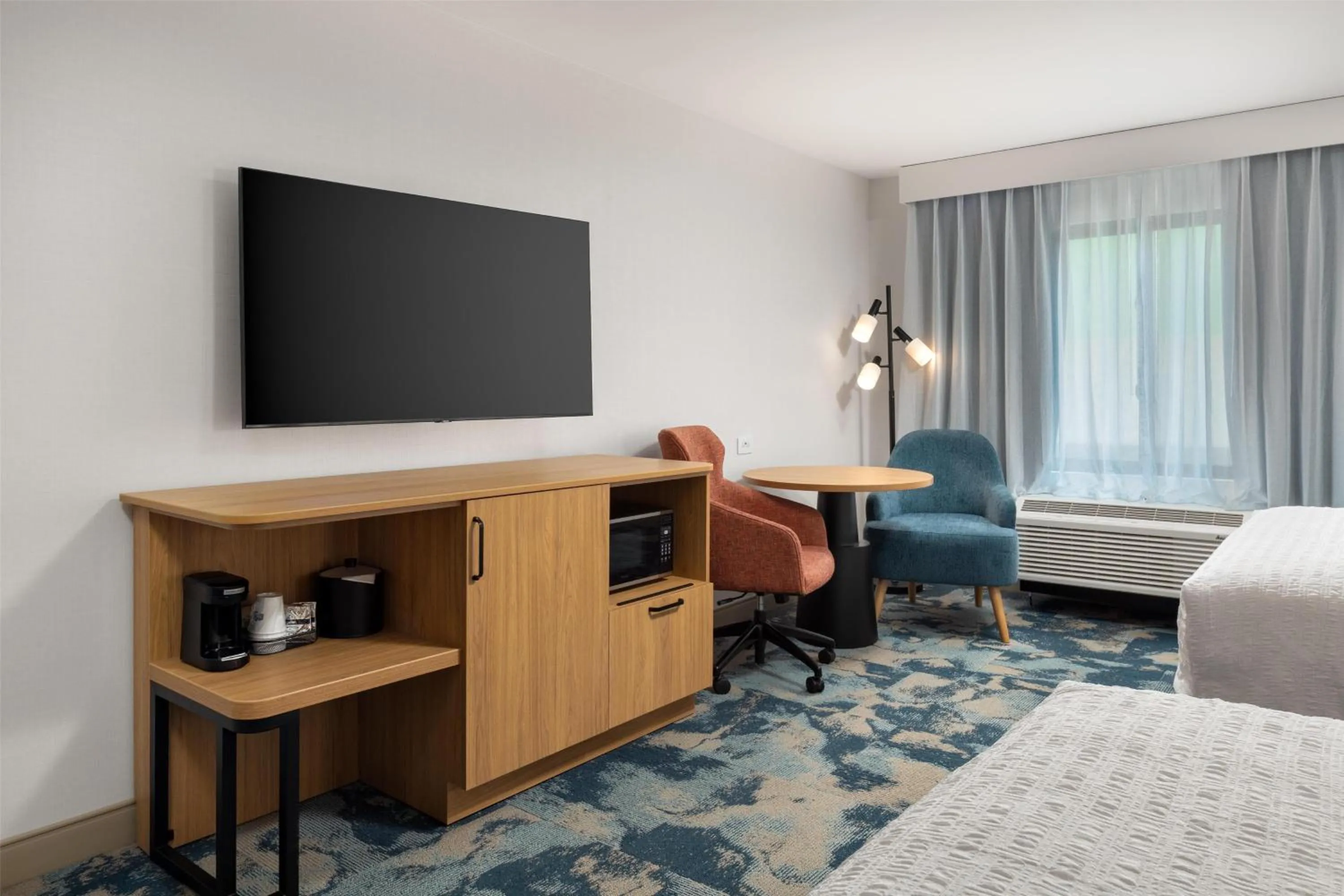 Bed in Hampton Inn & Suites by Hilton San Diego SeaWorld