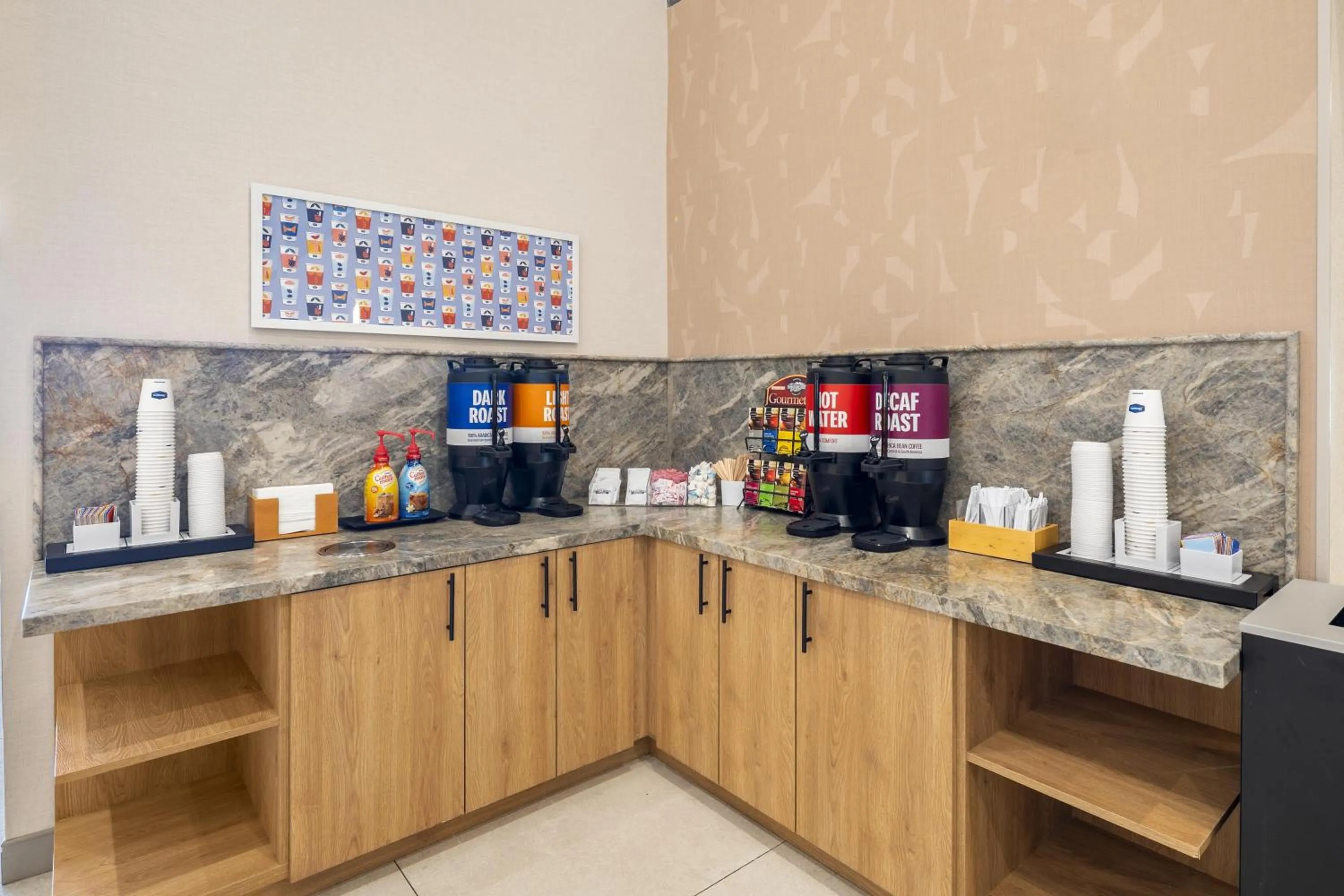 Dining area in Hampton Inn & Suites by Hilton San Diego SeaWorld