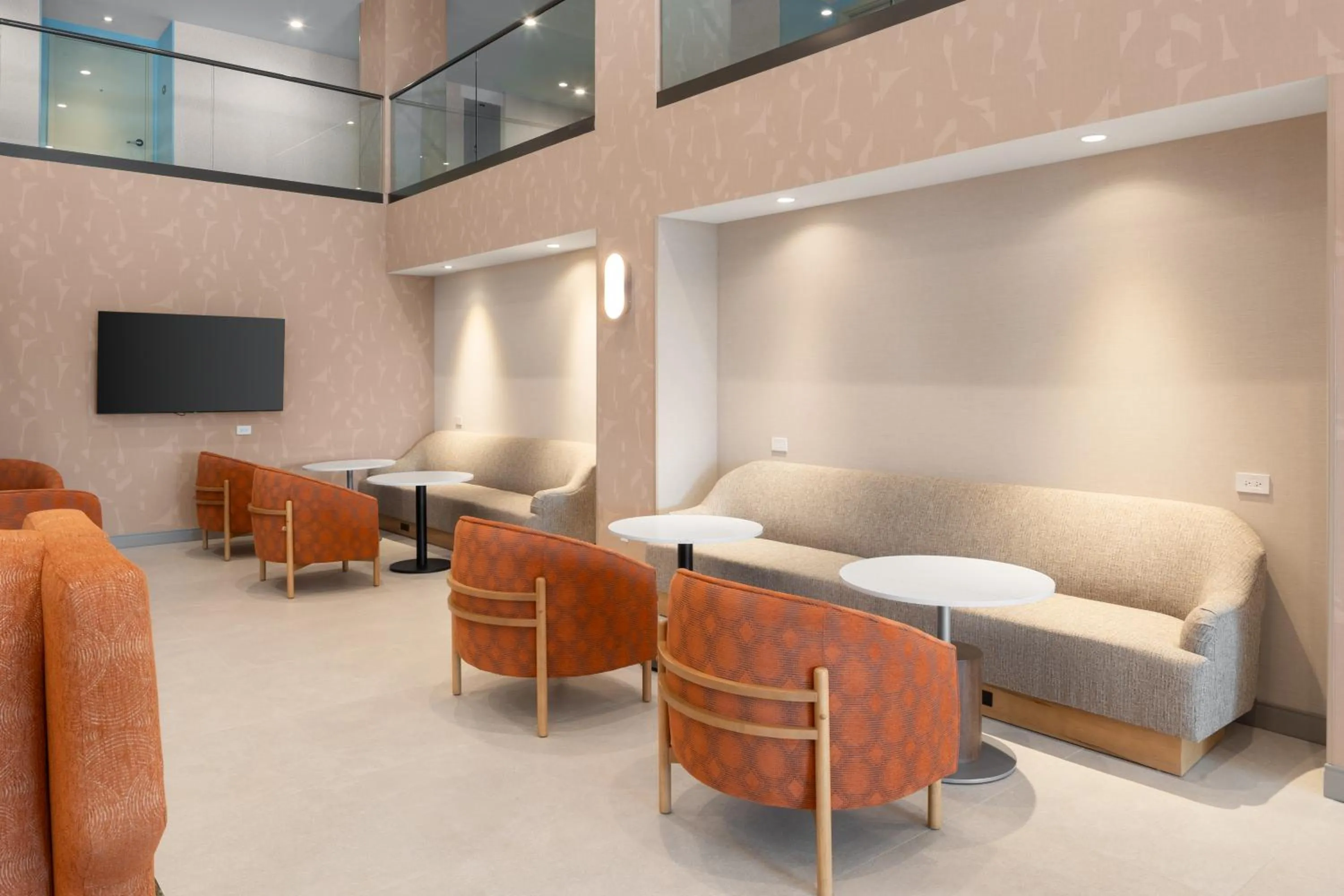 Seating area in Hampton Inn & Suites by Hilton San Diego SeaWorld