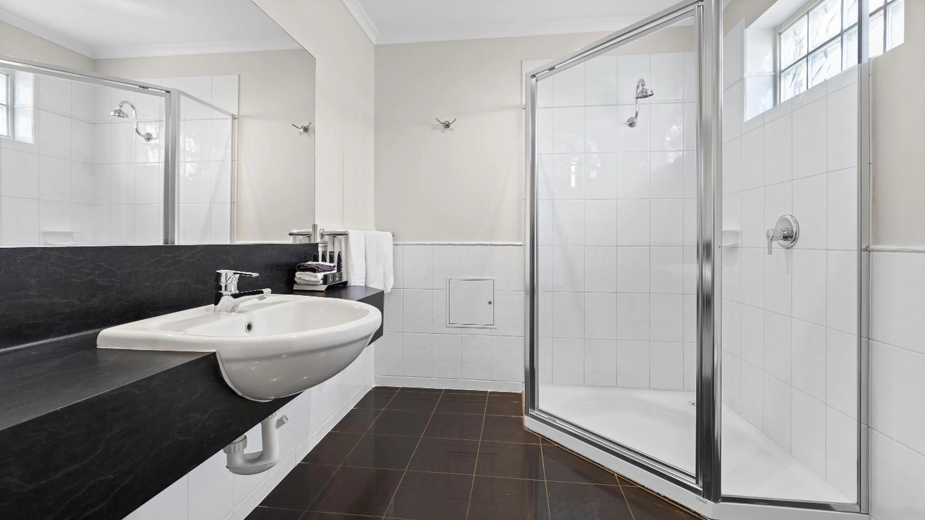 Bathroom in Lake Inn - Ballarat