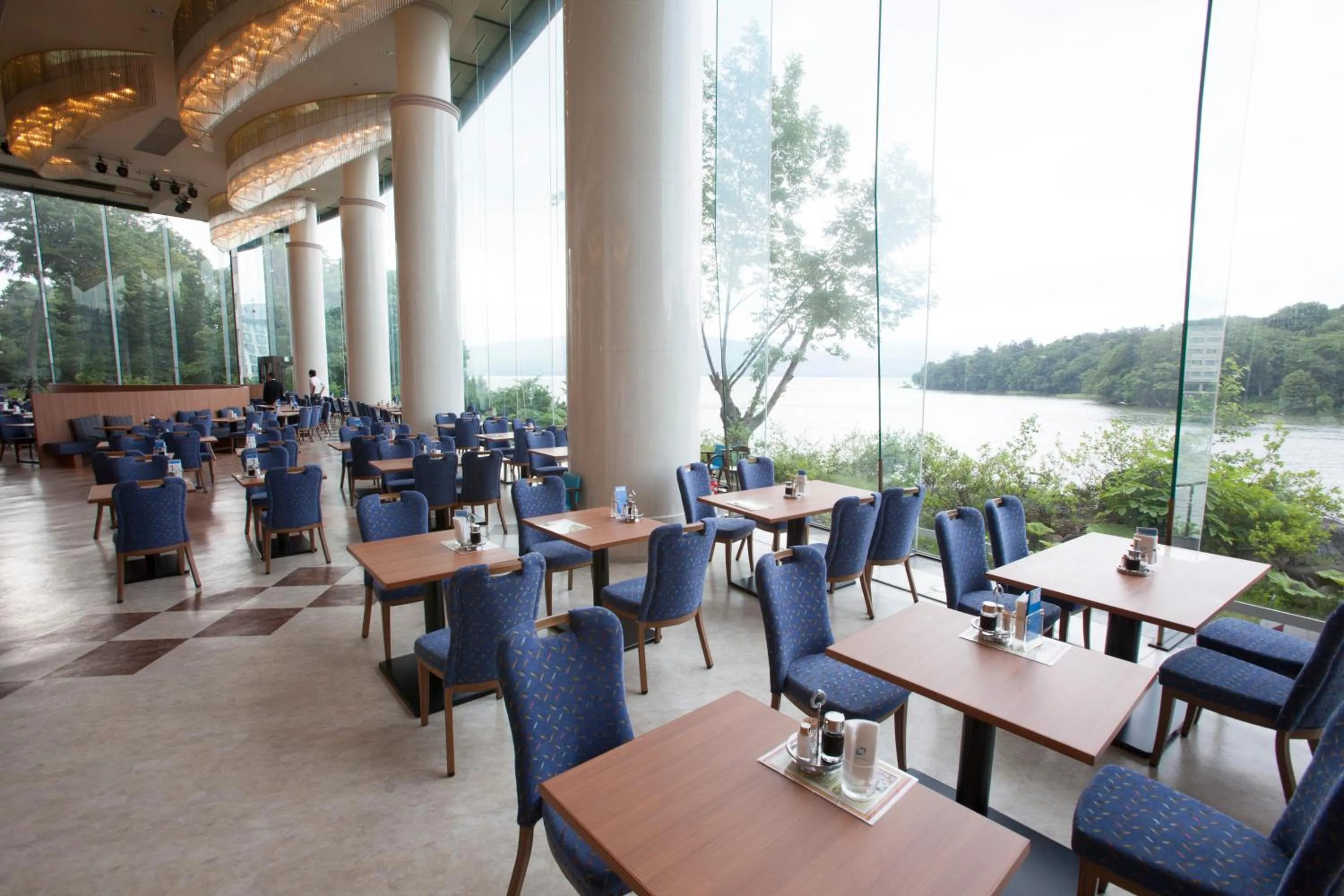 Lounge or bar in New Akan Hotel