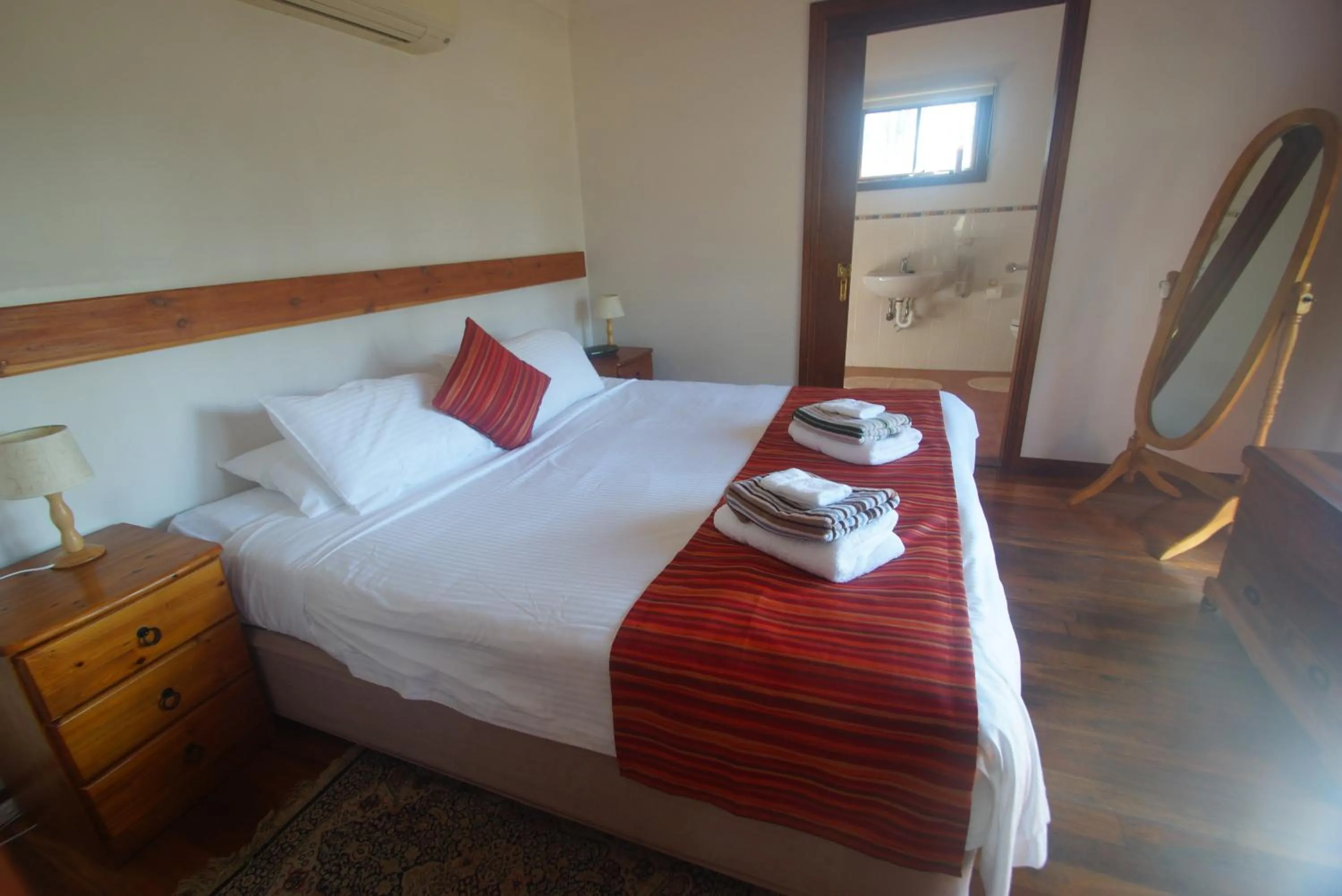 Bedroom, Bed in Manzanilla Ridge