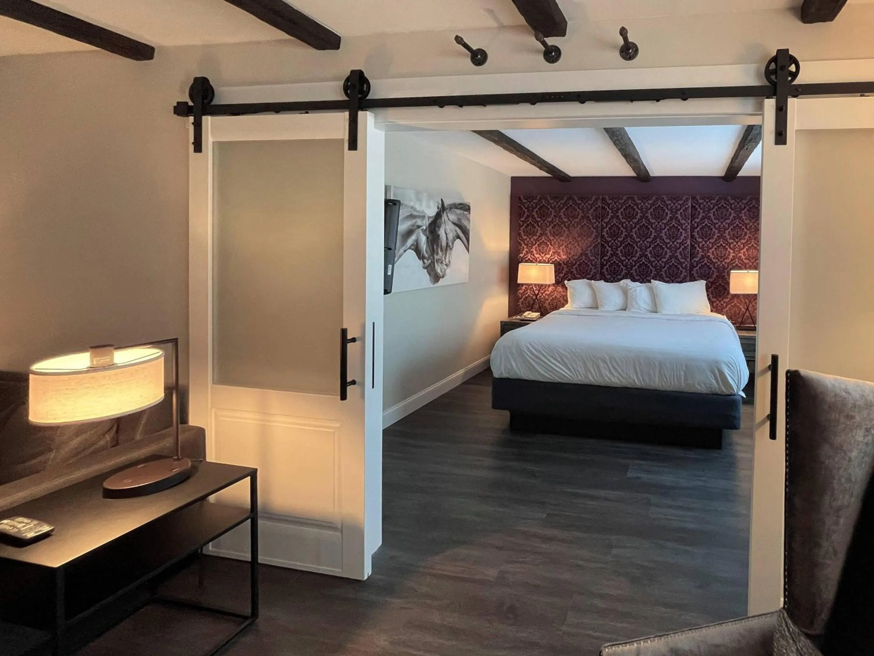 Bedroom, Bed in The Century House, an Ascend Collection Hotel